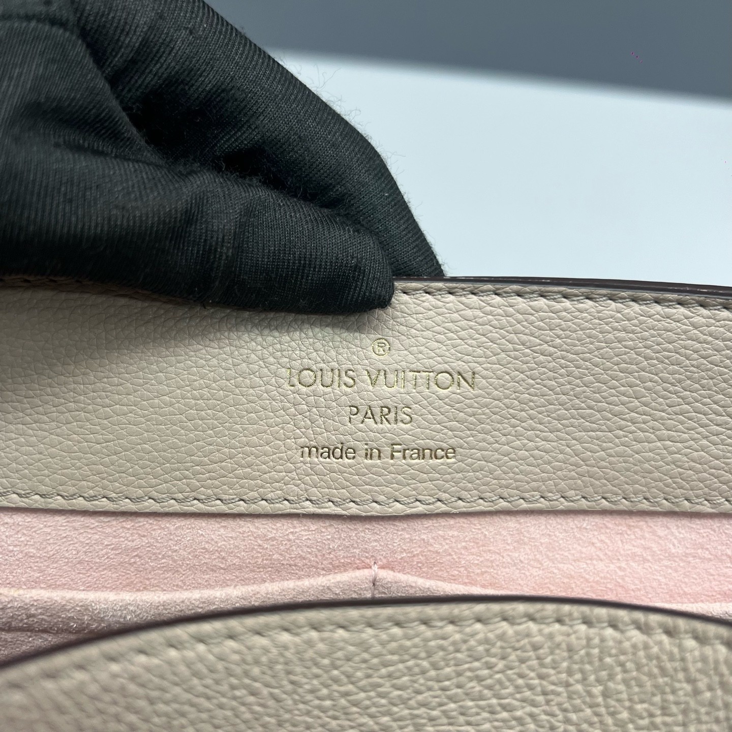 Louis Vuitton Lockme Ever Nude Beige Grained Calfskin Top Handle & Shoulder Bag