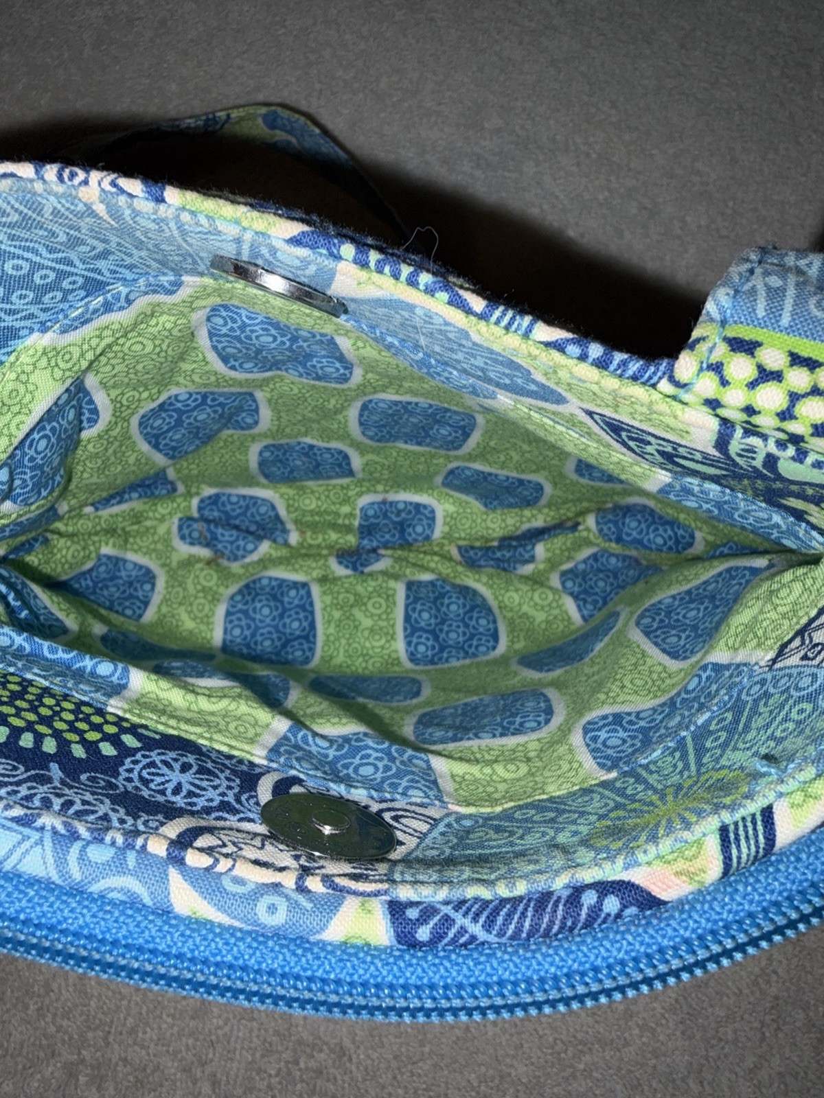 Vera Bradley “Doodle Daisy”Floral Quilted Crossbody Bag Zip/Magnetic Closures