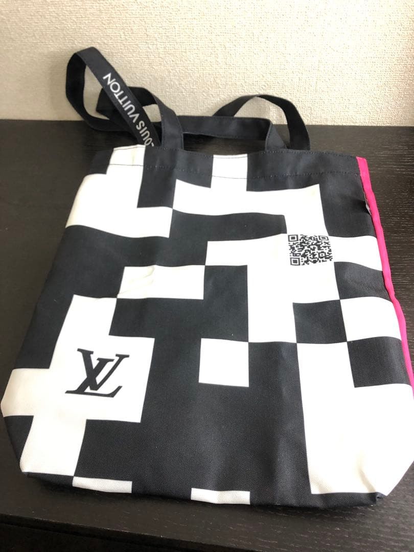 Louis Vuitton SEE LV TOKYO Novelty Tote bag Canvas black white pink.Japan only.