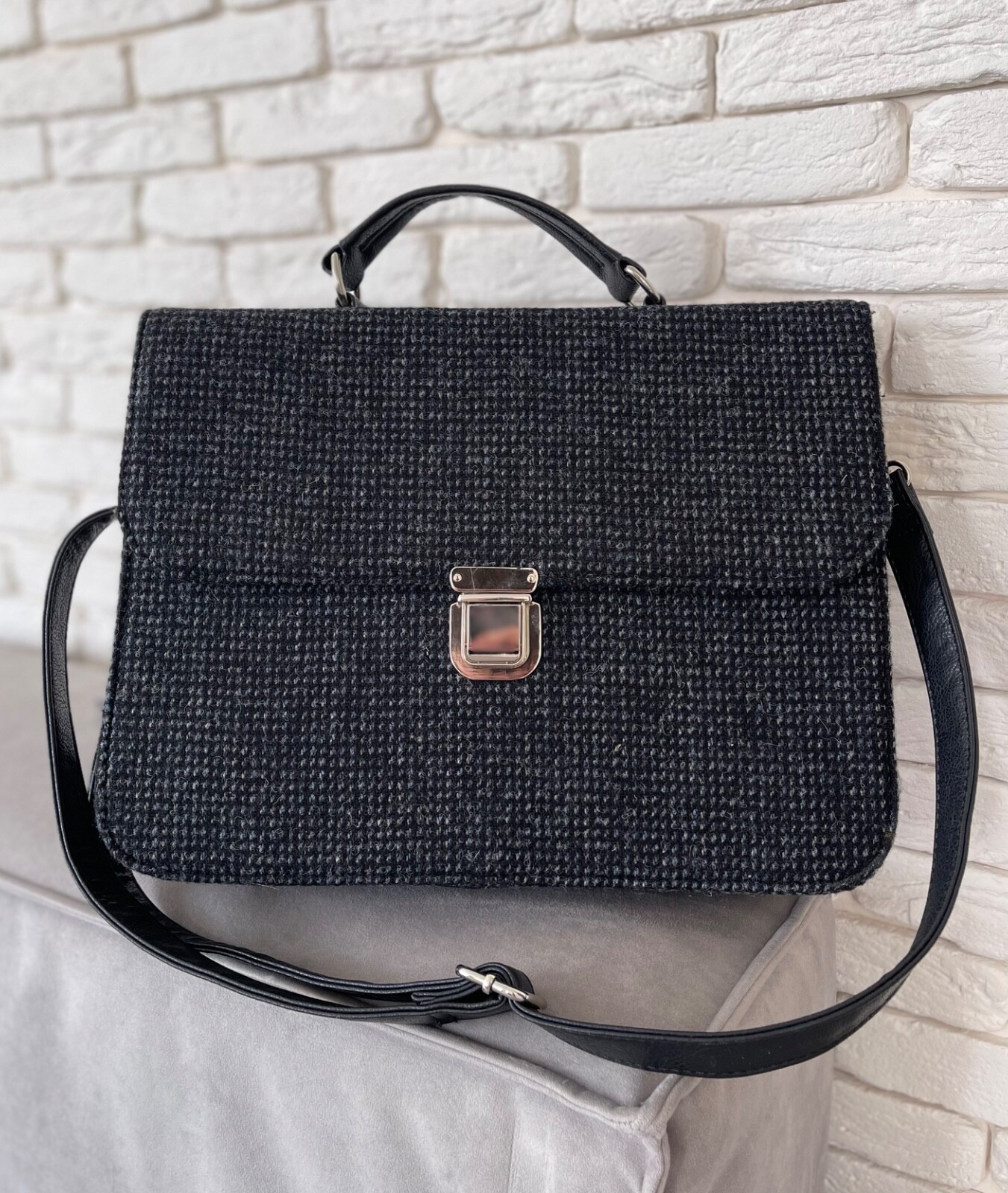 Harris Tweed Islander Handbag – Black & Grey Herringbone Wool Bag Belted