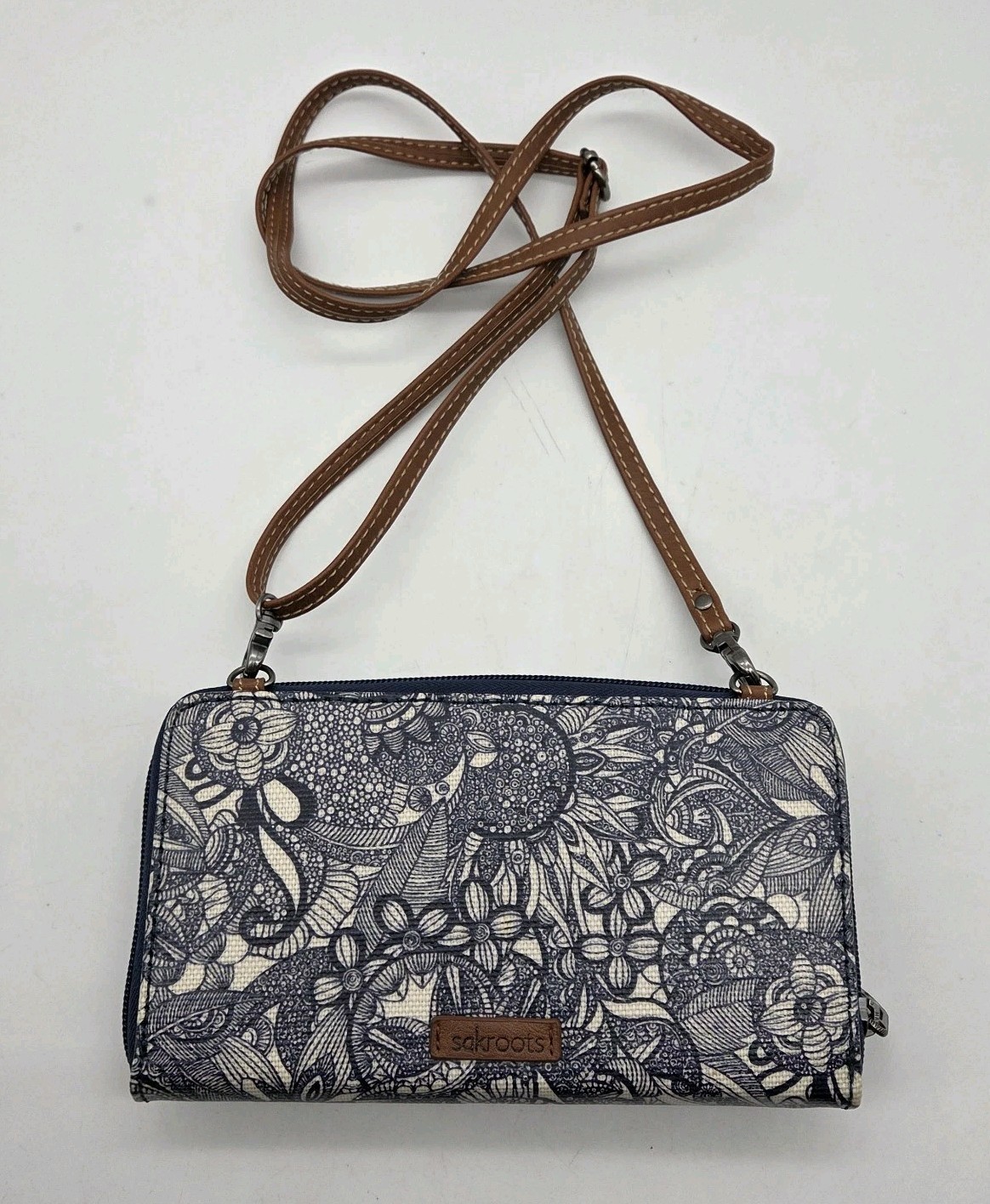 Sakroots Artist Circle Smartphone Crossbody Purse Wallet Navy Spirit Desert