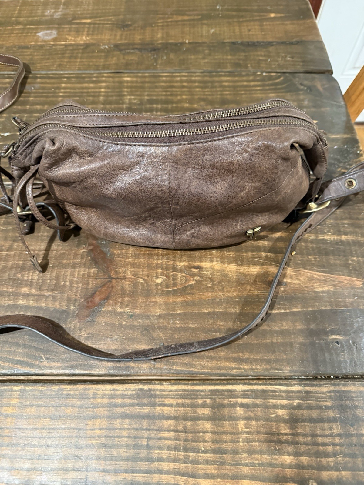 Frye Brown Crescent Crossbody Bag Zip Top Plaid Lined Inner Pockets Gold