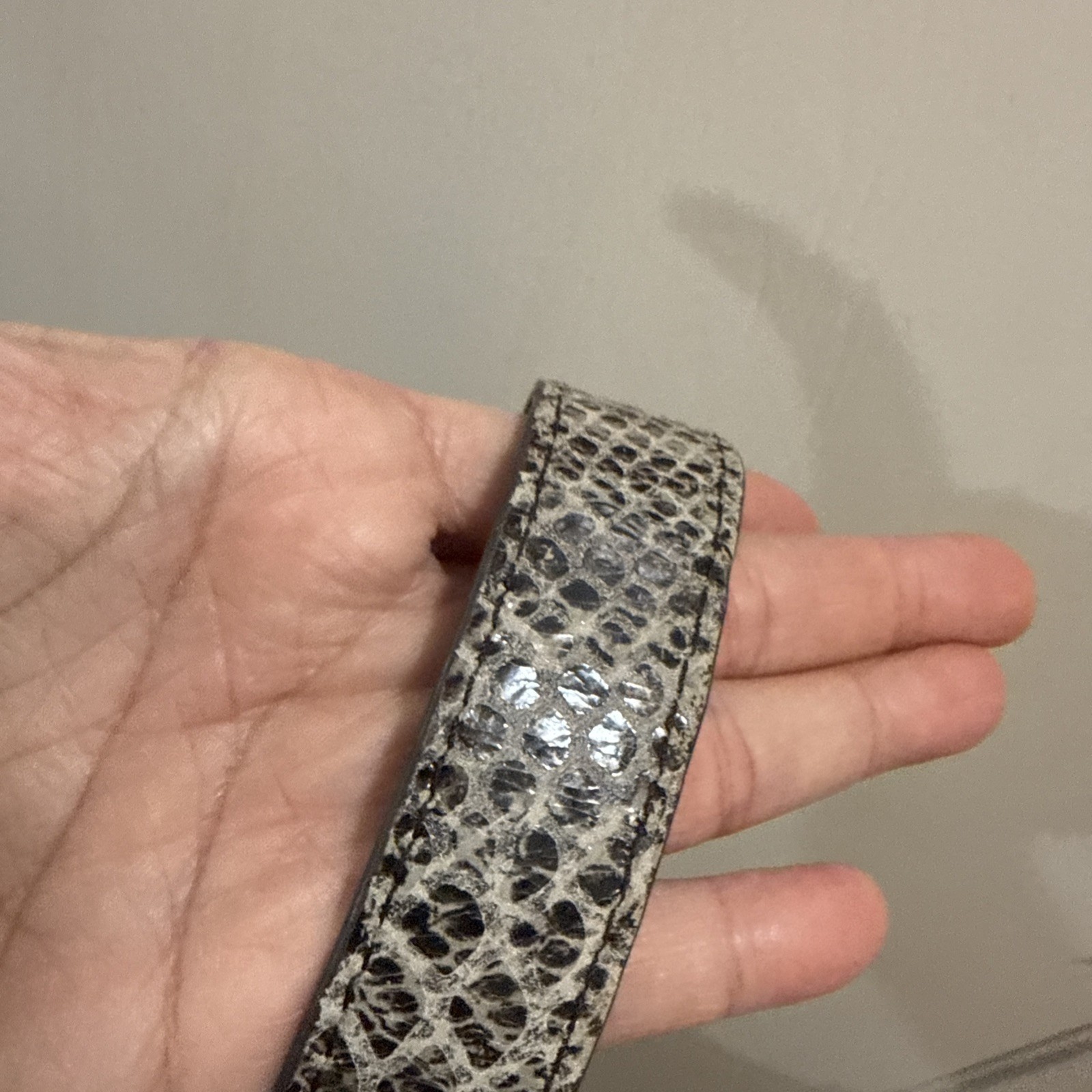 The Sak Indio Two Tone Brown Leather Alameda Purse Snake Skin Pattern Strap