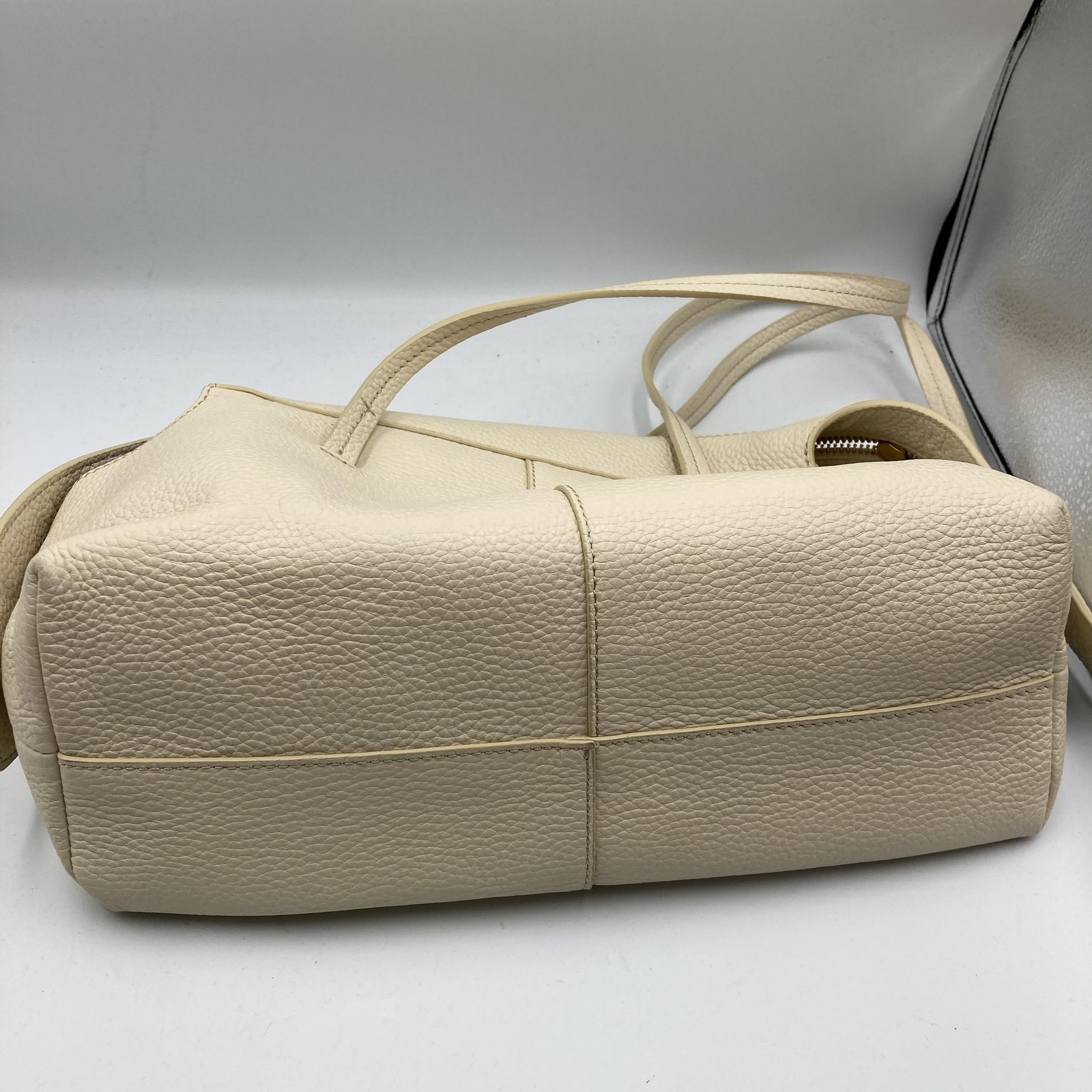 Oroton Satchel Bag Womens Medium Cream Leather Top Handle Zip Gold Hardware