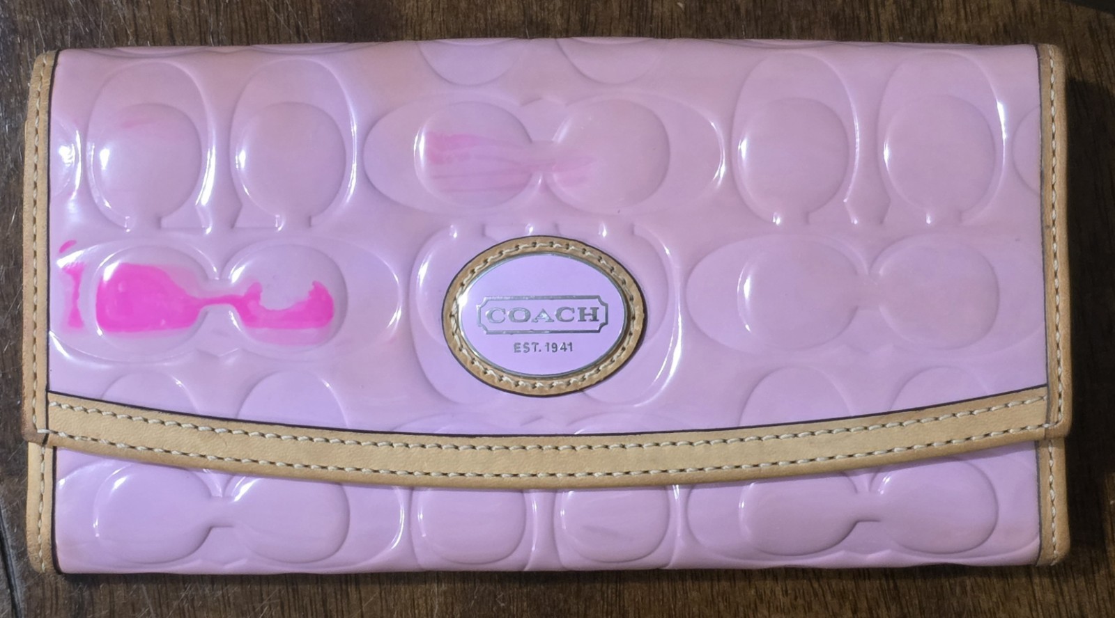 COACH SOFT ORCHID PINK PATENT LEATHER EMBOSSED COACH SNAP BUTTON CLOSE WALLET