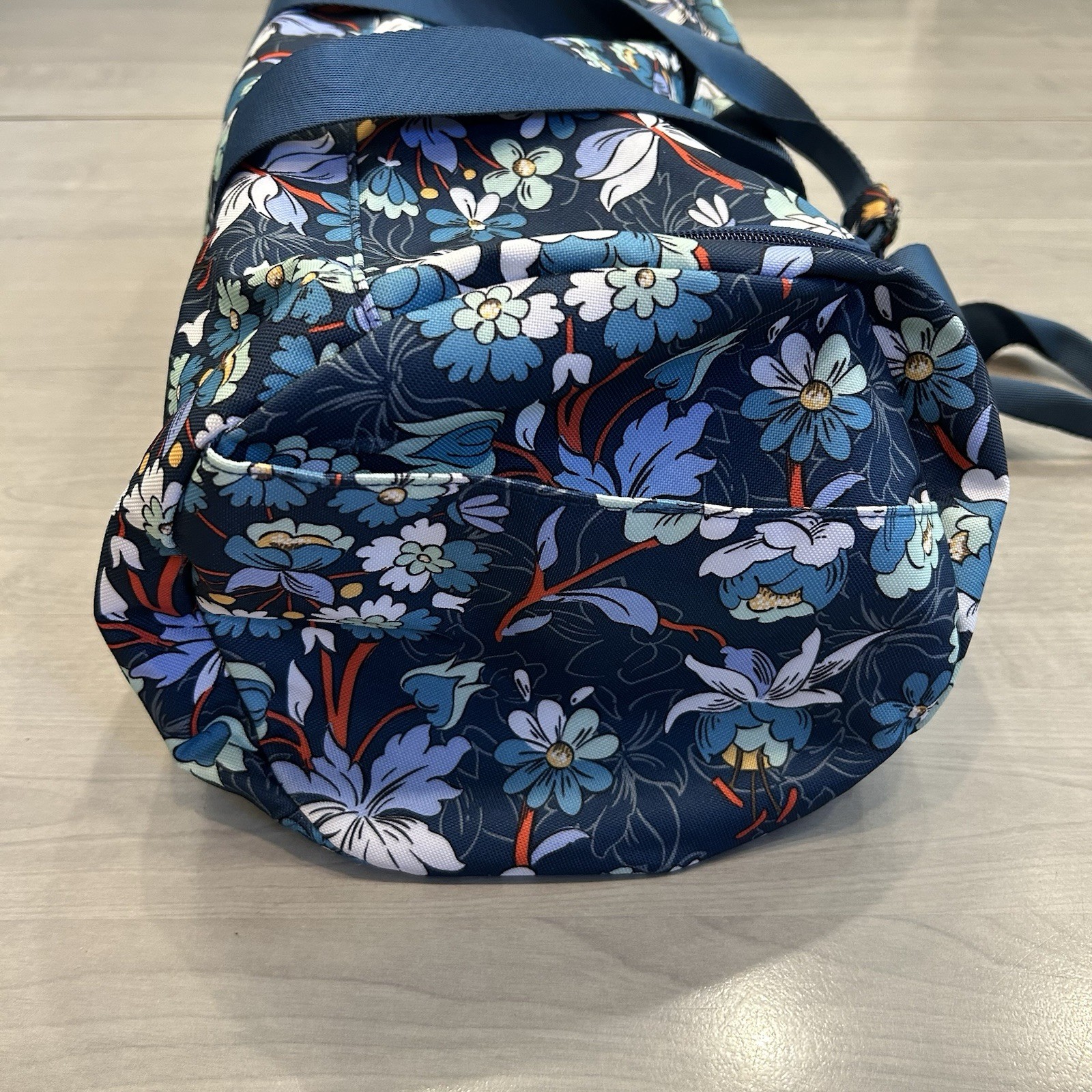 Vera Bradley Lighten Up Active Duffel Travel/Gym Tote Bag – Floral Bursts – Teal