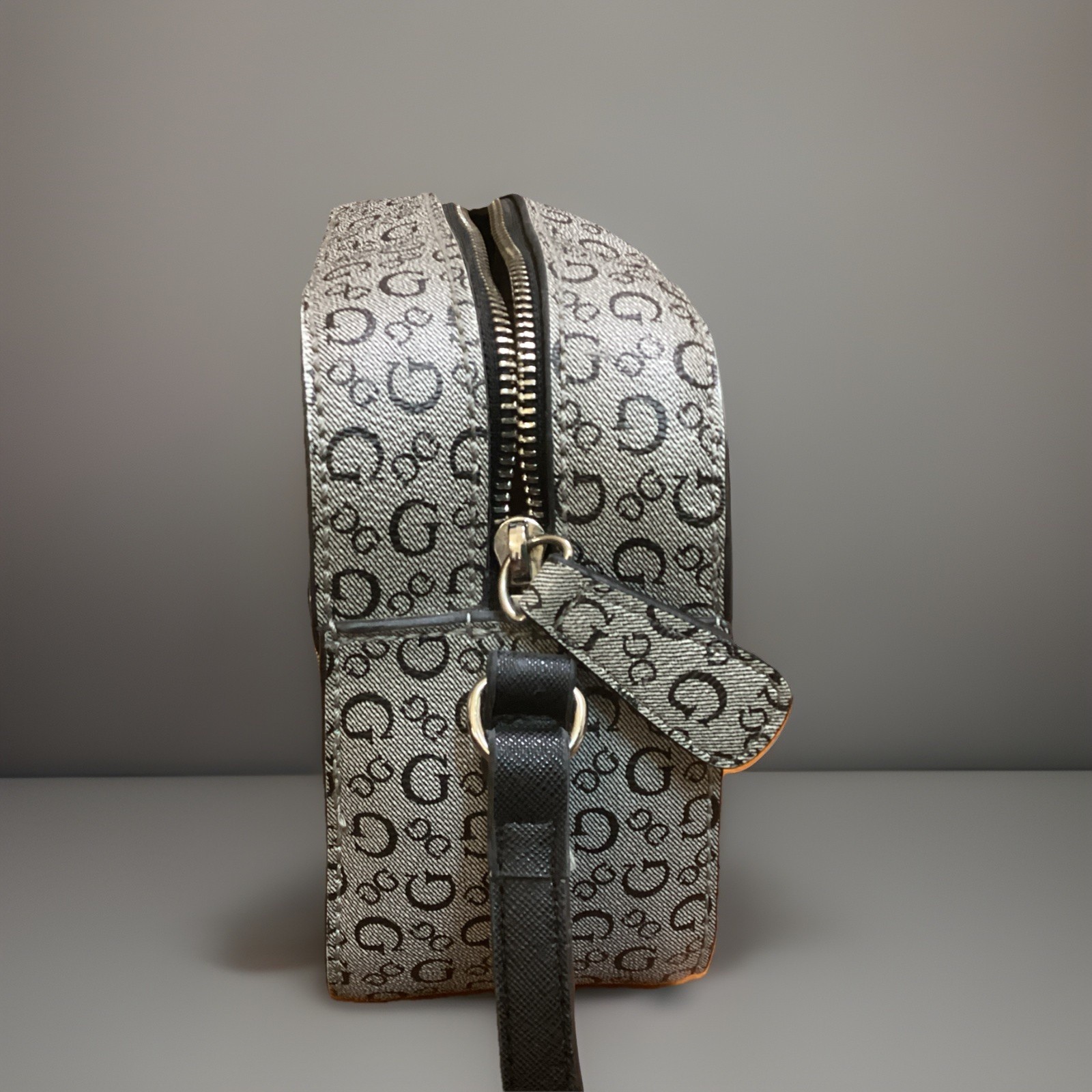 Guess Crossbody Purse Bag Logo Monogram Gray Black Shoulder Strap Unisex 8.7×6”