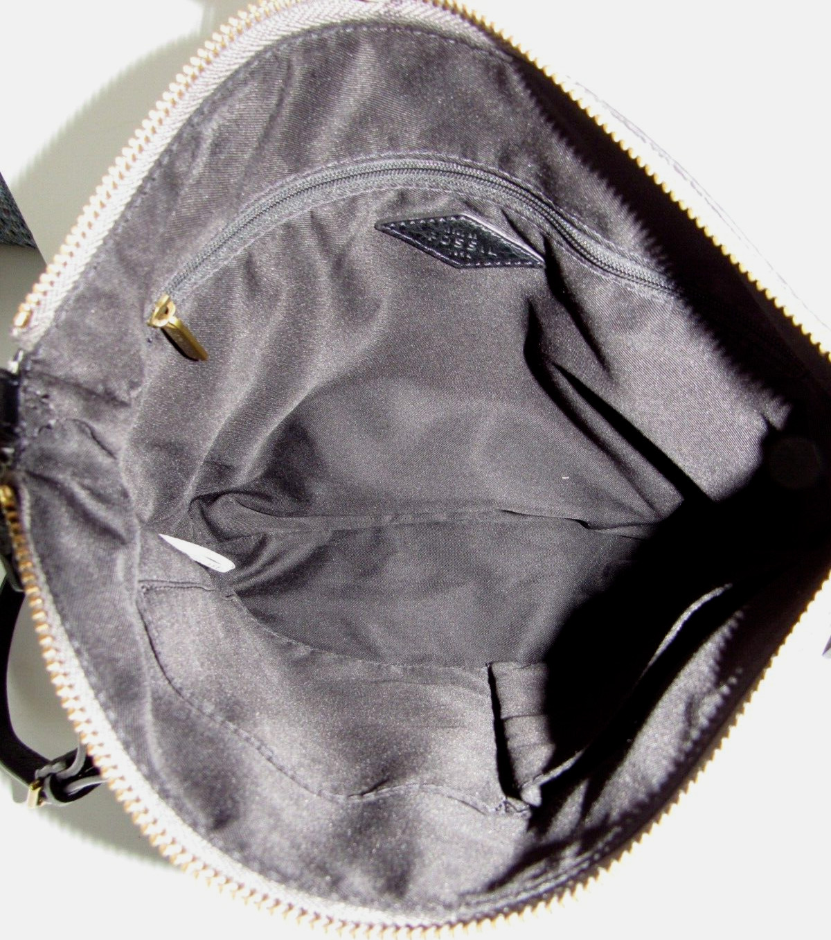 FOSSIL Black Leather CONVERTIBLE Crossbody/Shoulder Bag Detachable Strap Key Fob