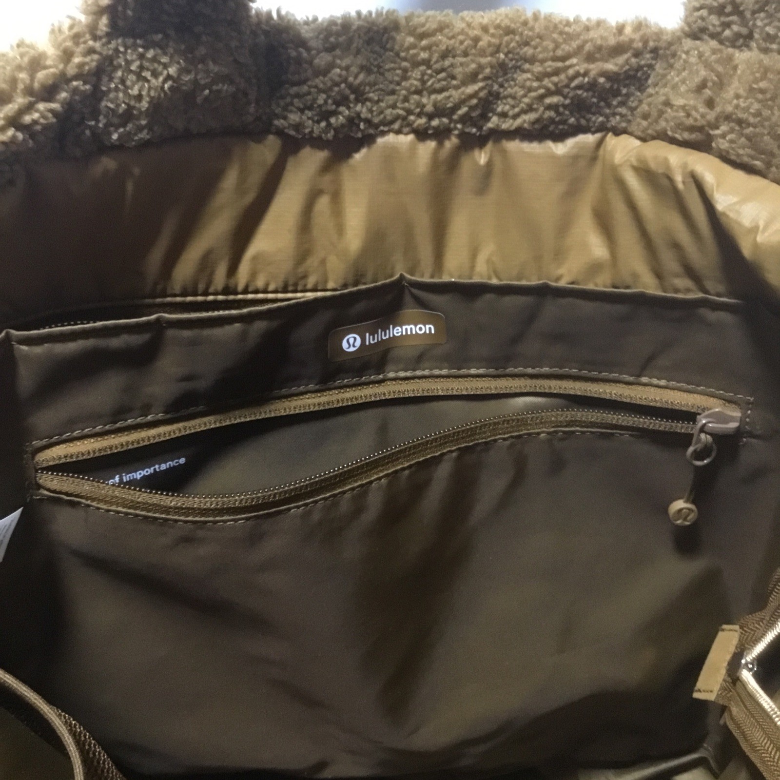 Lululemon Quilted Grid 26L Large Tote Grid Bag Fleece Burnt Caramel Brown EUC