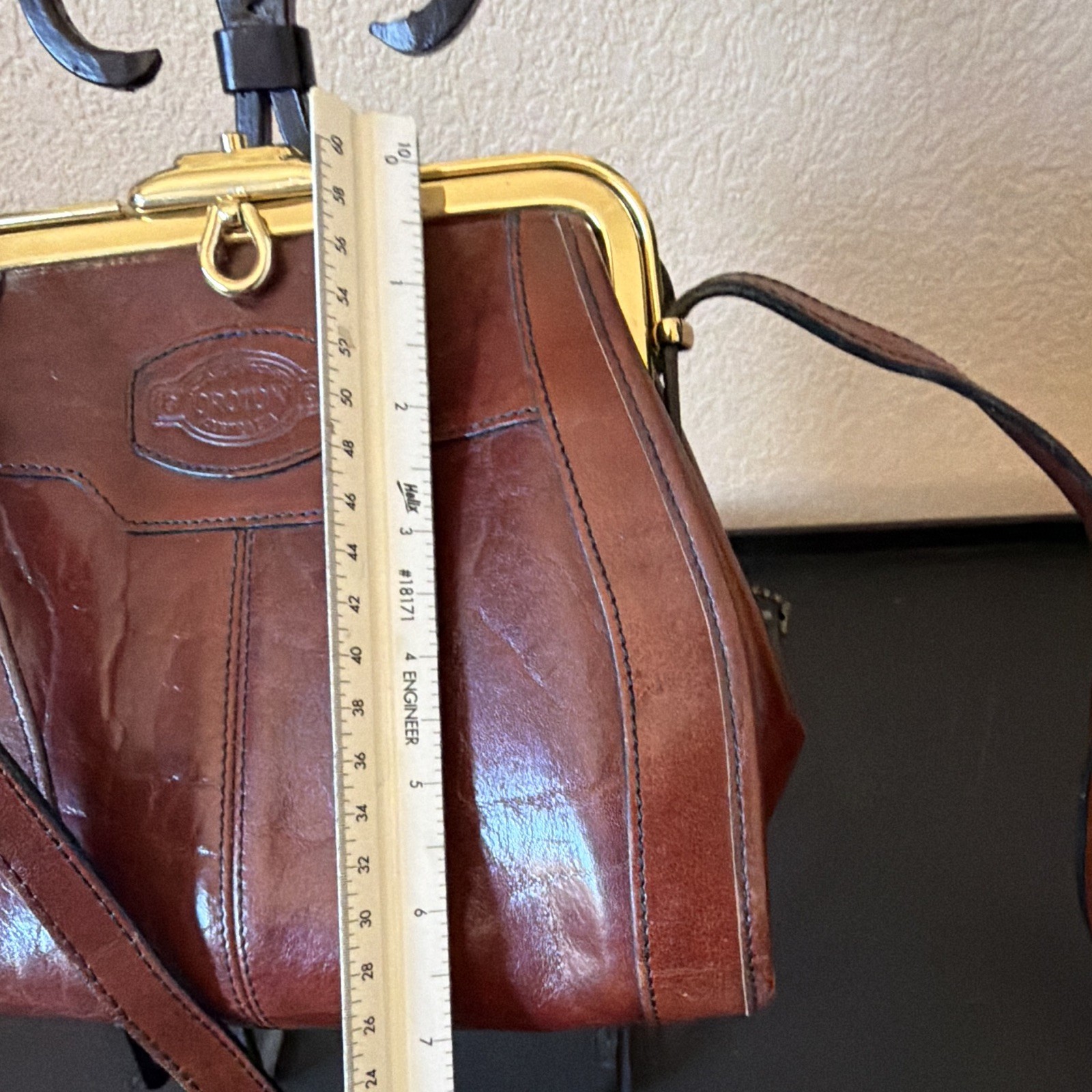Oroton Brown Crossbody Bag Kiss-Lock Clasp w/ Gold Hardware, Bag Charm & Pockets