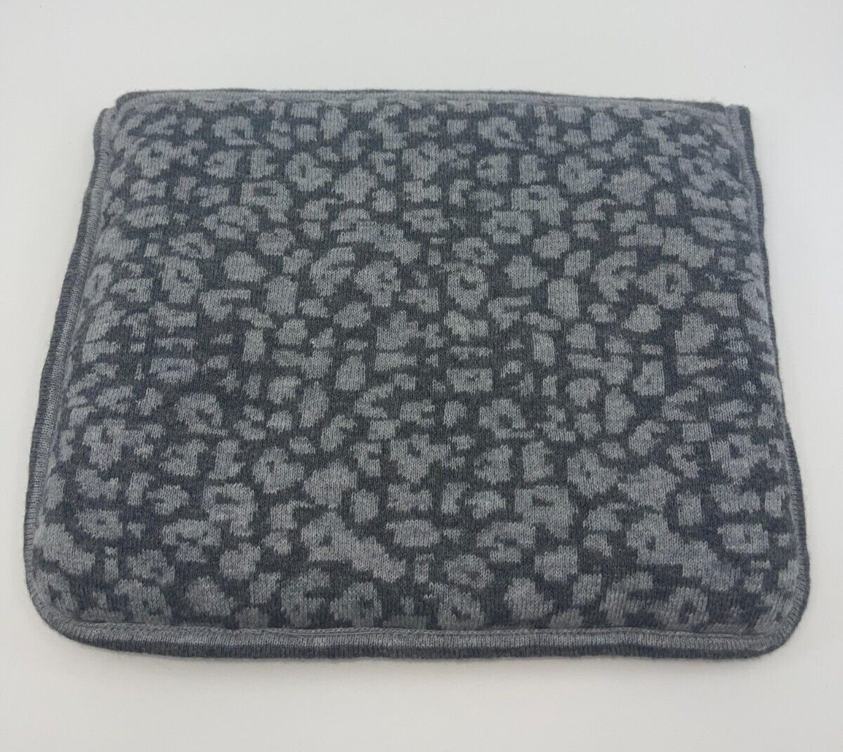 Chico’s Travel Cosmetics Accessories Soft Bag Zip Pouch Wool Blend Gray 10×8”