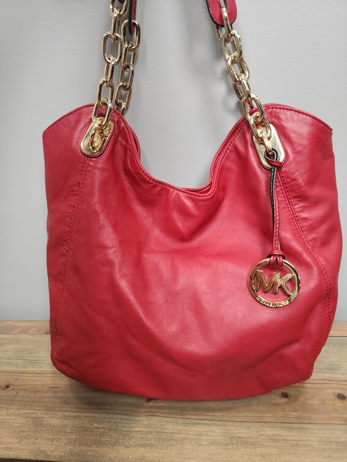 MICHAEL KORS FULTON SHOULDER HANDBAG DARK RED LEATHER GOLD HARDWARE