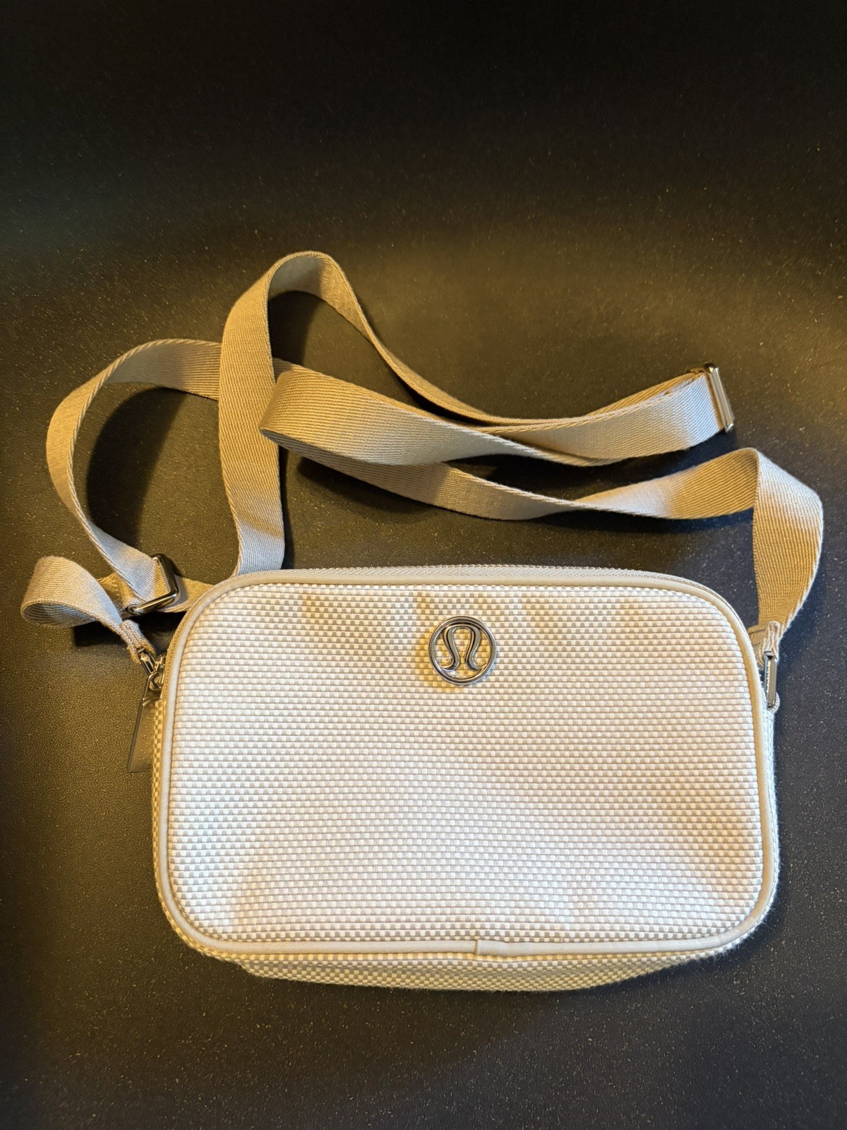 Lululemon Crossbody Camera Bag Canvas 2L White Silver Logo