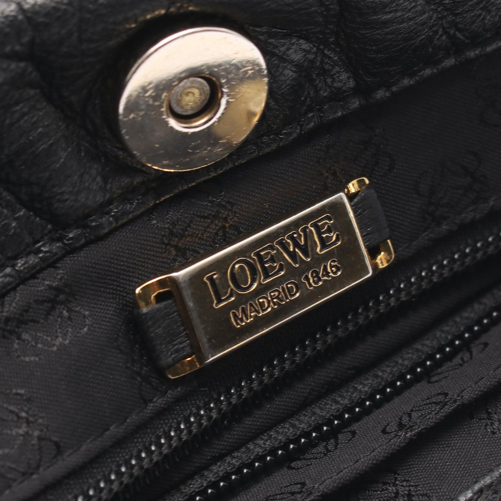 LOEWE Anagram Drawstring Shoulder Crossbody Bag leather Black Used Women