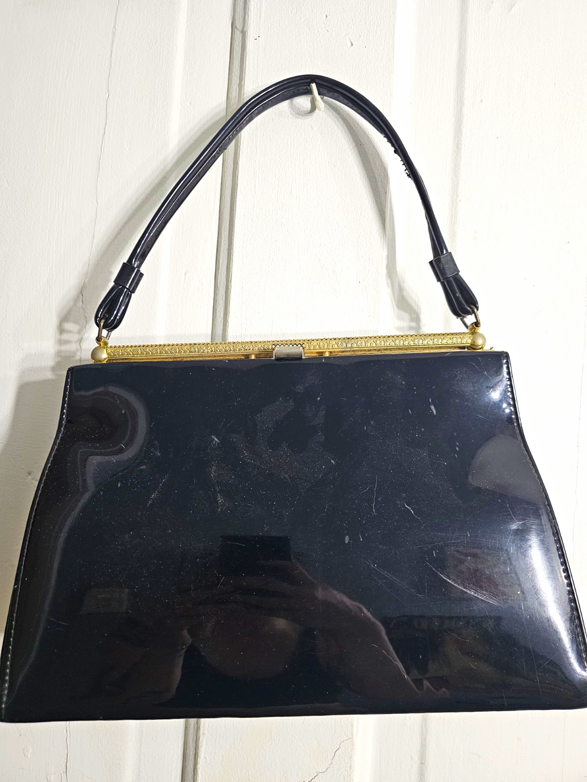Black Patent Finish Top Handle Bag Gold Tone Frame Clasp Beige Lining Pockets
