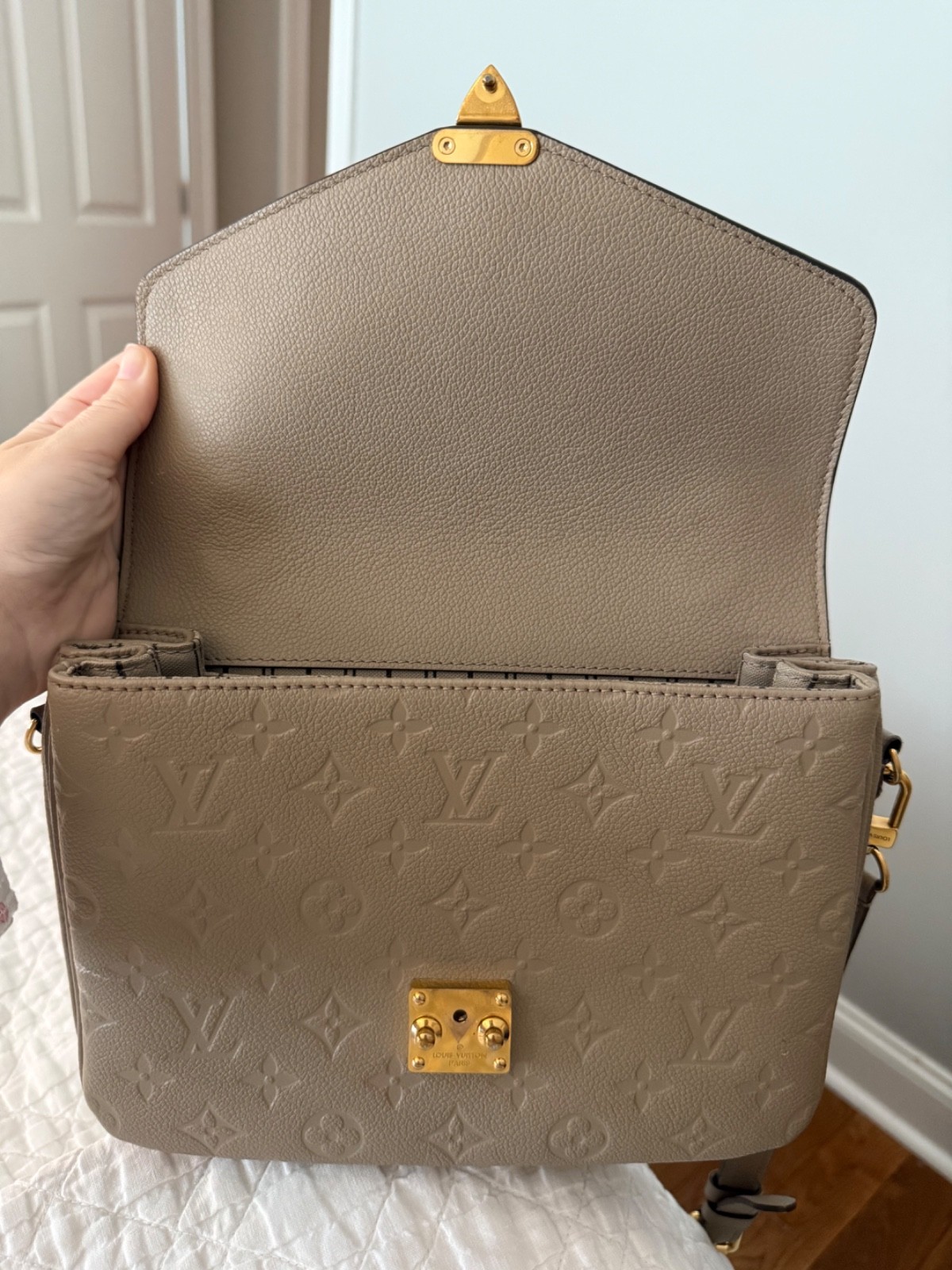 Louis Vuitton Monogram Empreinte Pochette Metis Turtledove Cross Body Bag