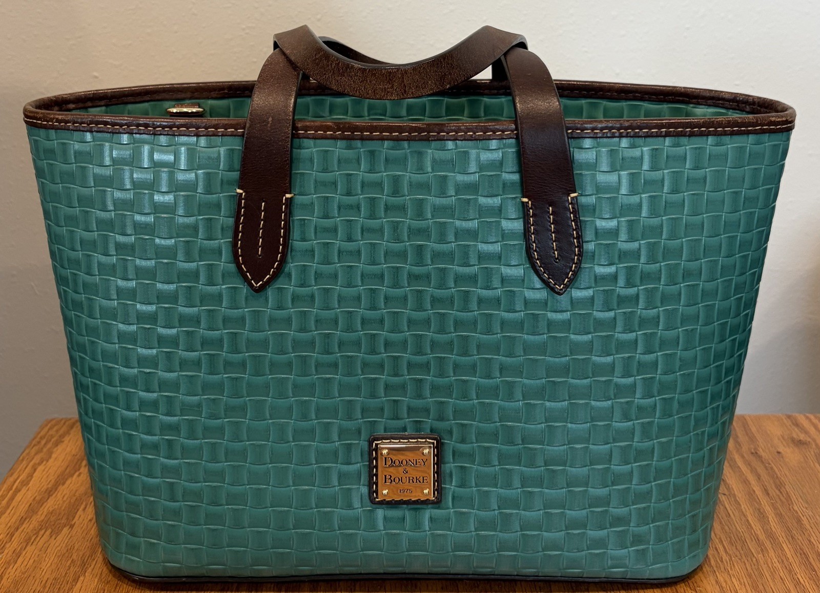 Dooney & Bourke Tote Handbag