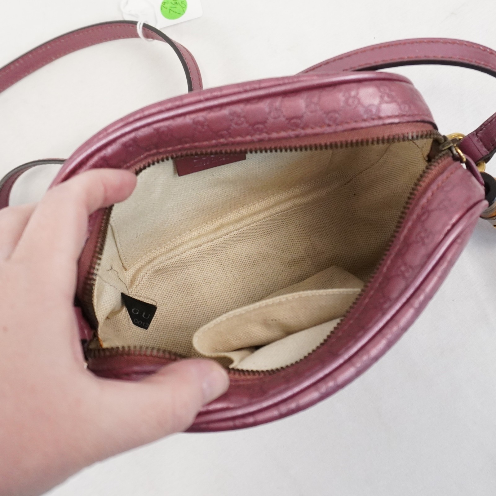 Gucci Microguccissima Sunshine Disco Leather Crossbody Bag In Metallic Pink