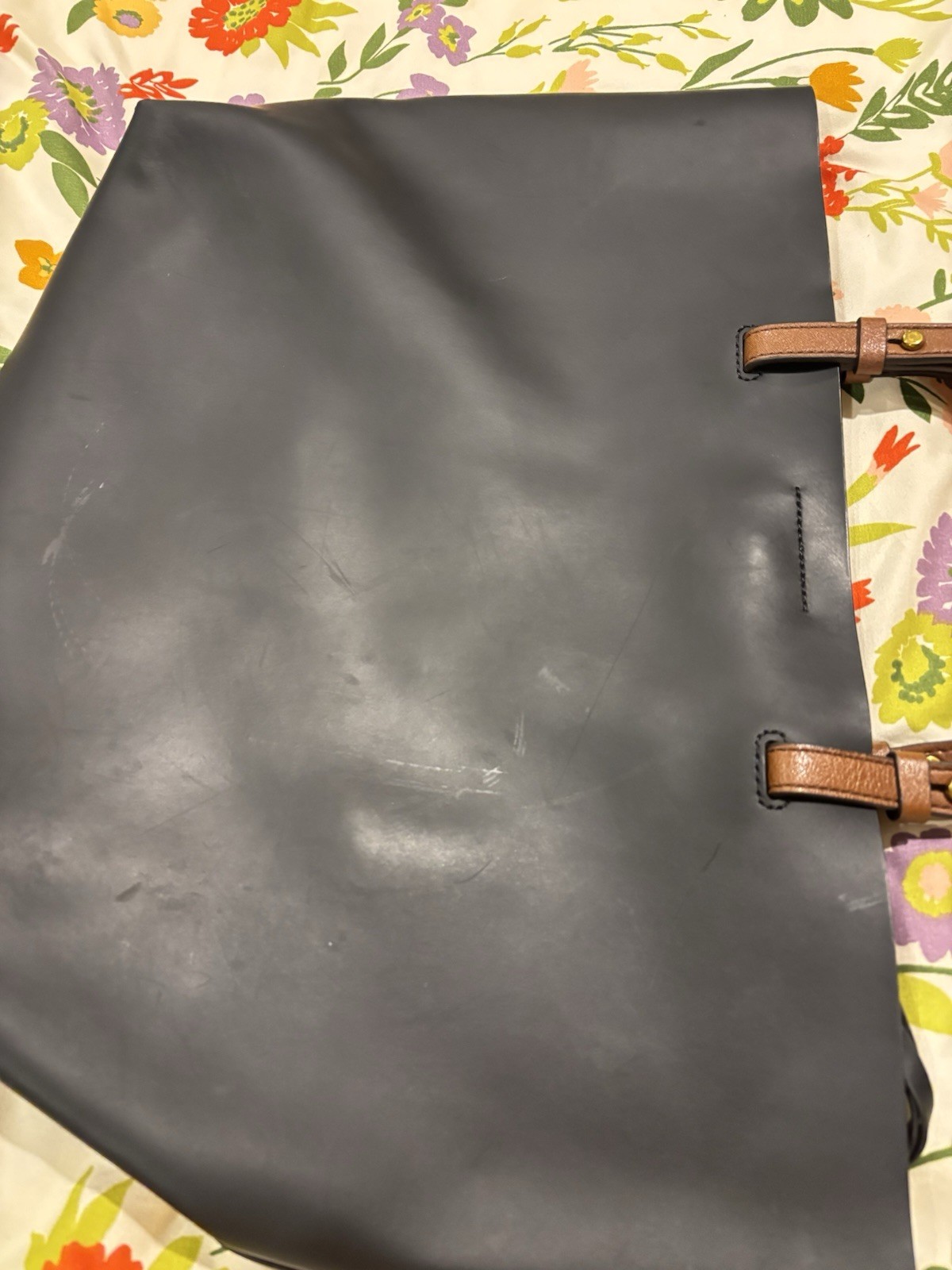 Fossil Black Tote Brown Double Handles Gold Hardware Removable Zip Pouch Key