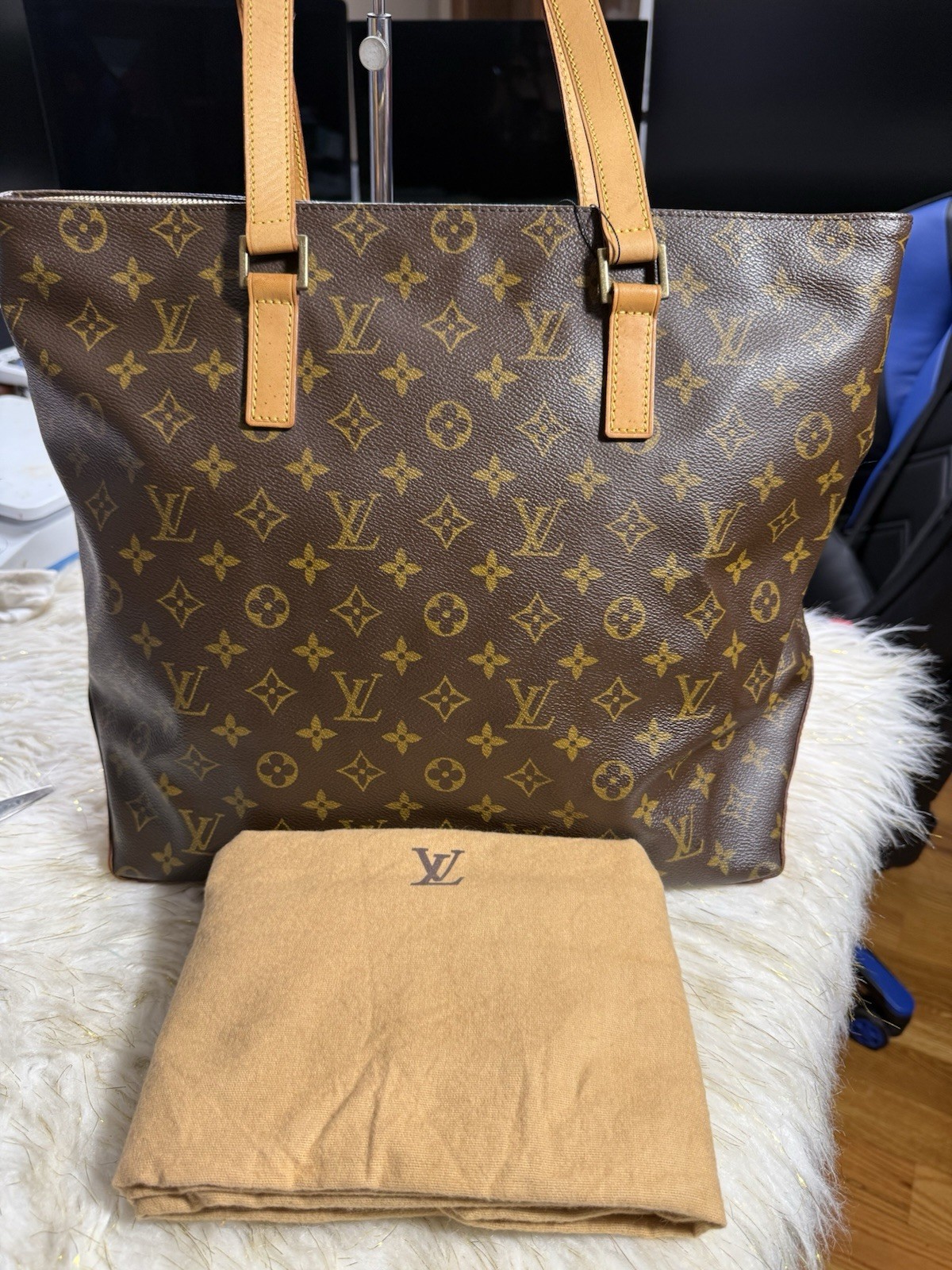 Louis Vuitton Cabas Mezzo Tote Shoulder Bag Monogram w/ Dust bag & Cert.