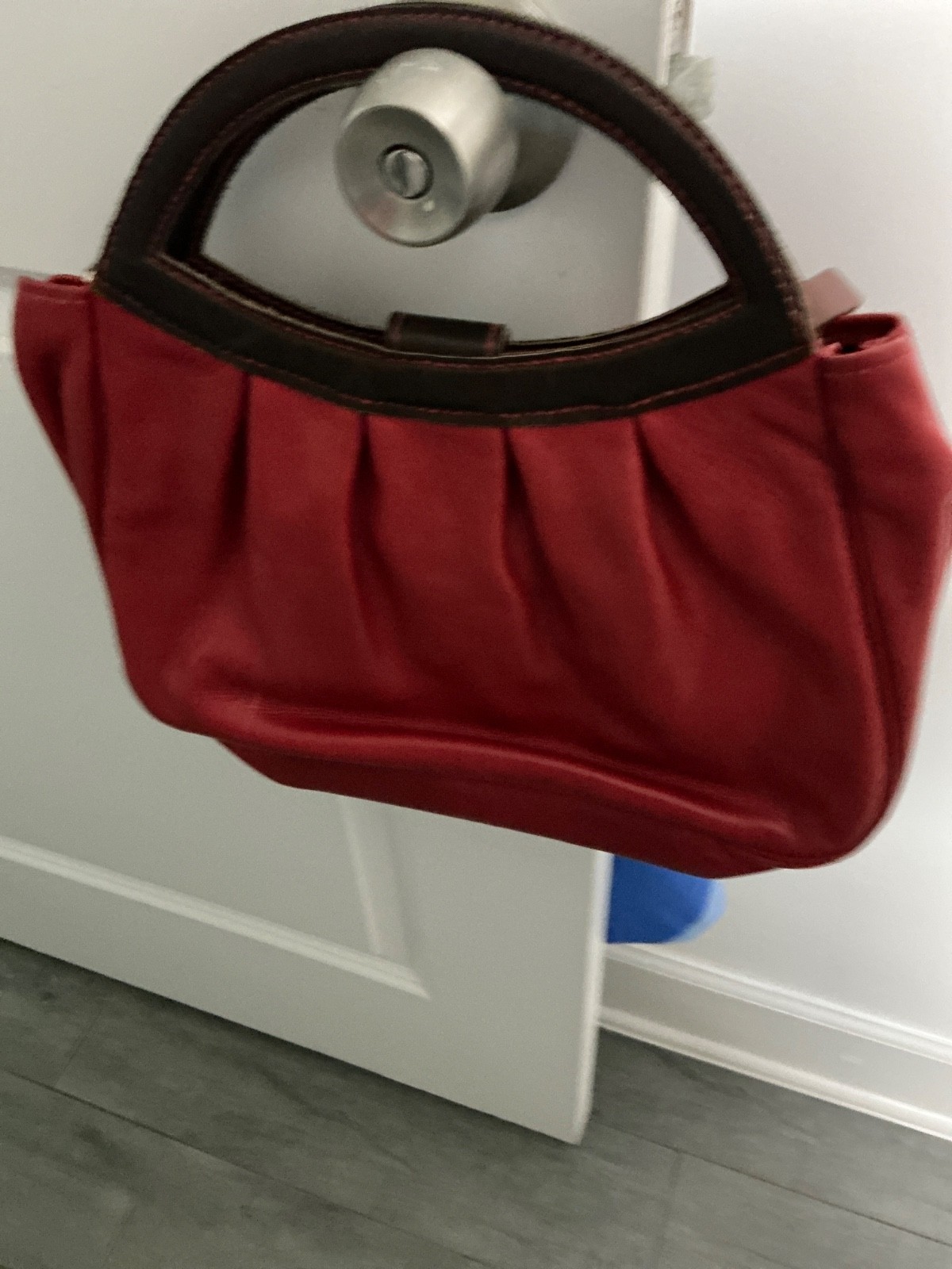 henry Cuir bag, red leather purse, EUC
