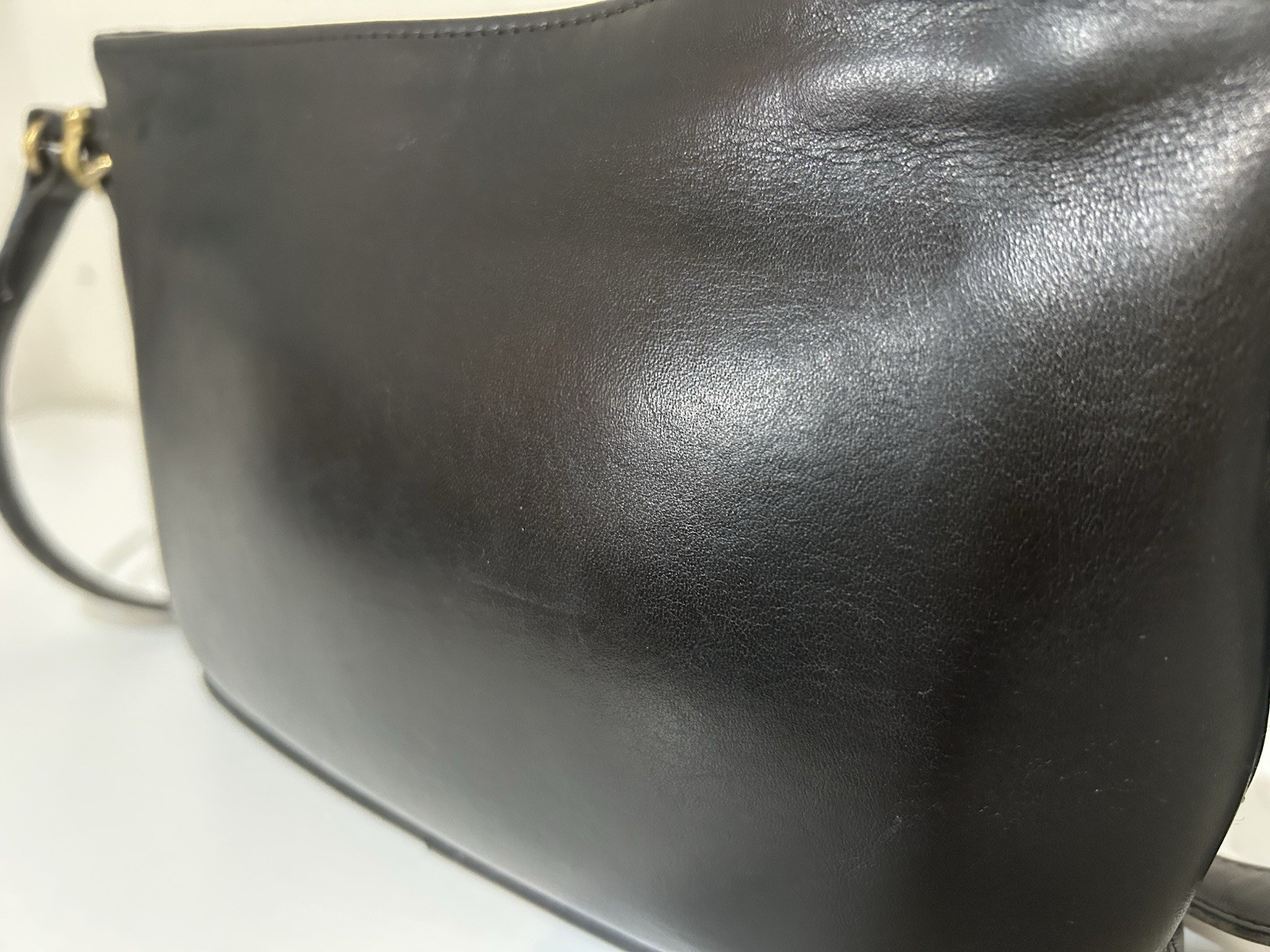 Coach Equestrian Vintage Black Leather purse J7C-9802 (1997) Entrupy COA