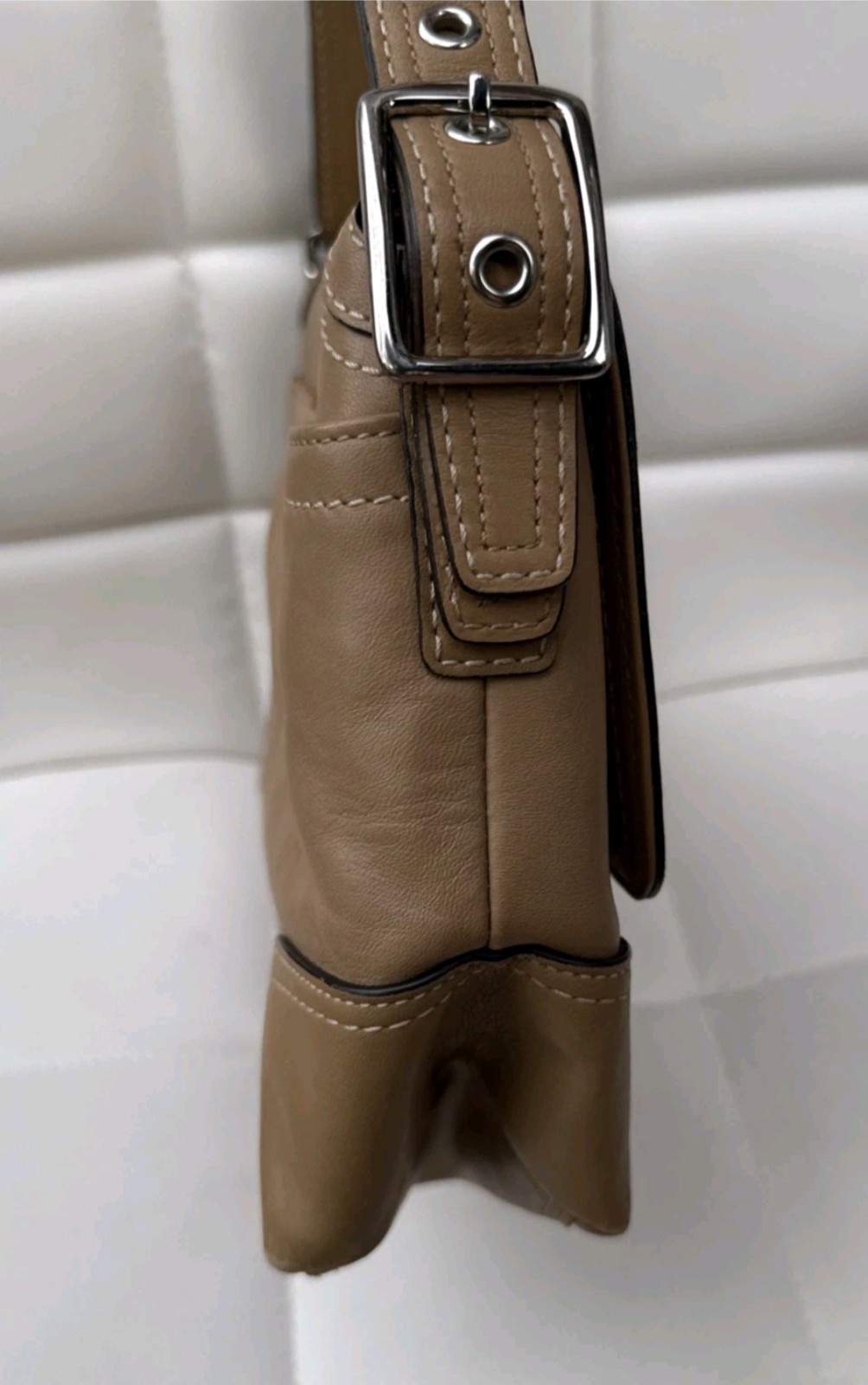 Coach Hampton Hobo Bag Tan