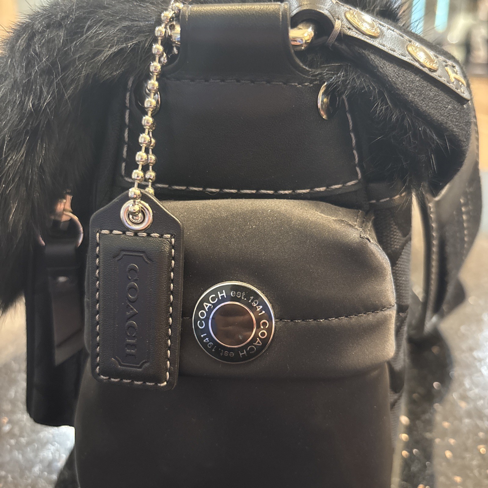 NICE COACH LTD ED BLACK SIGNATURE C POCKET SKI FLAP HARE FUR BAG PURSE 3590 RARE