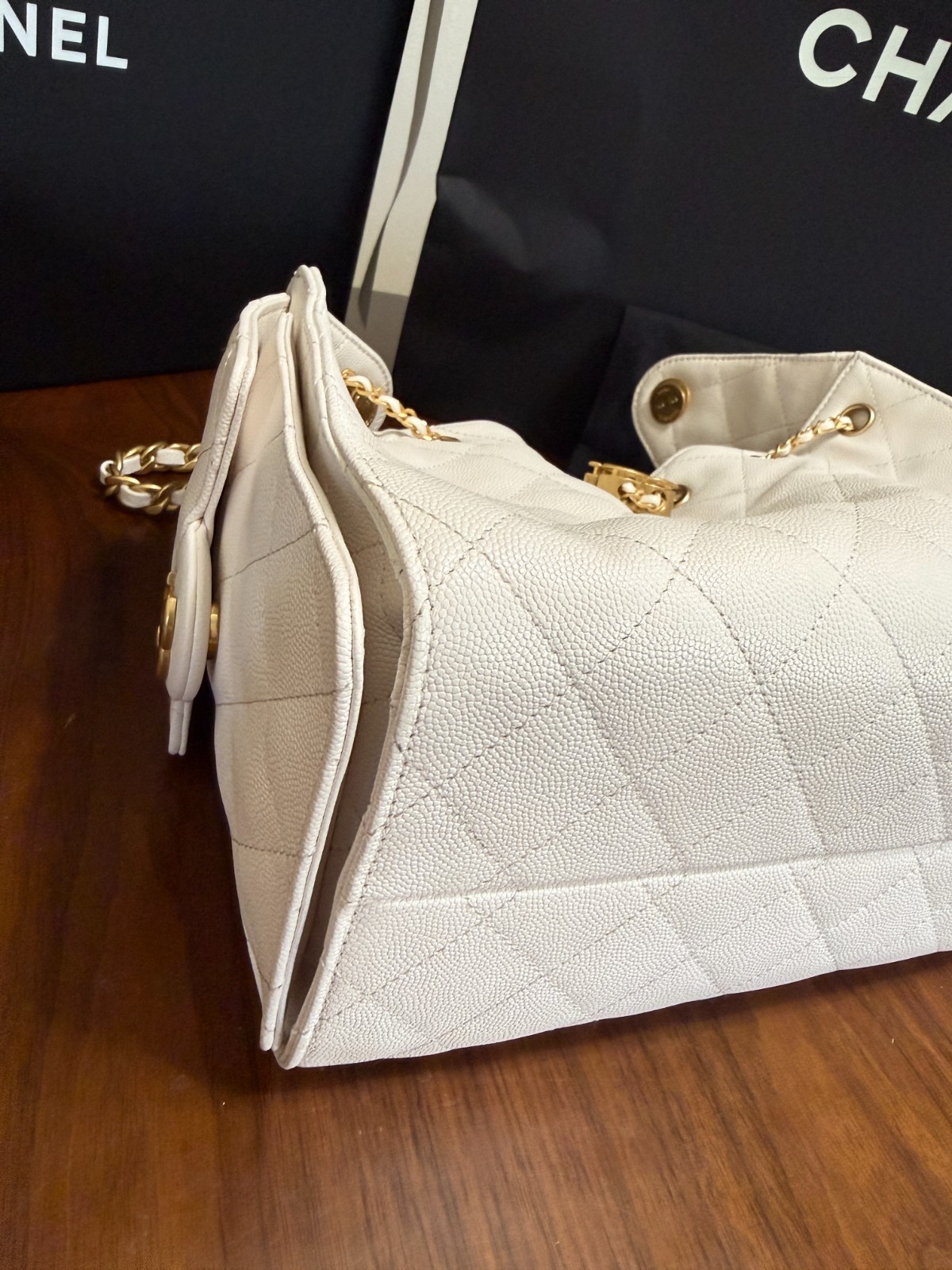 Authentic CHANEL 25 Small White Handbag Excellent Condition Full Set Receipt