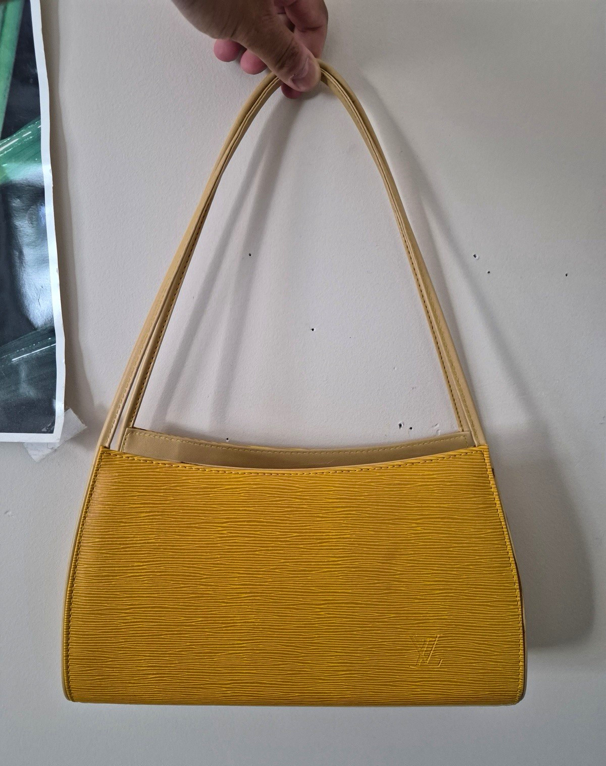 Louis Vuitton Women’s Small Yellow Epi Shoulder Bag Beige Strap Zip Pockets