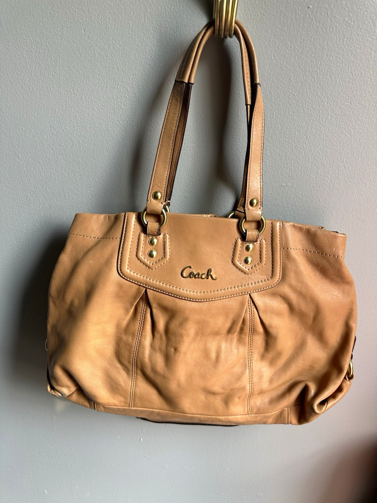 Coach Tan Satchel Top Handle Bag Detachable Adjustable Strap Zip Lined Pockets