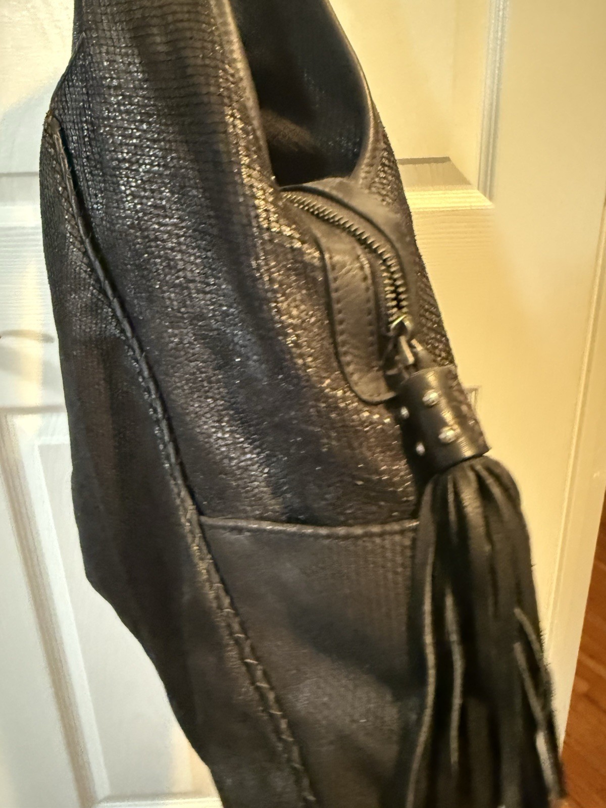 Johnston & Murphy Large Black Snake Print Leather Hobo Zip Shoulder Bag, pockets