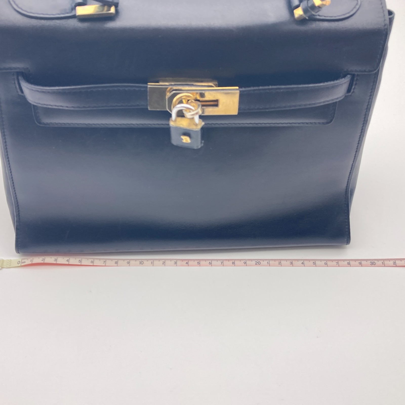 Bally Hand Top handle Bag Classic Black Leather 28cm Authentic