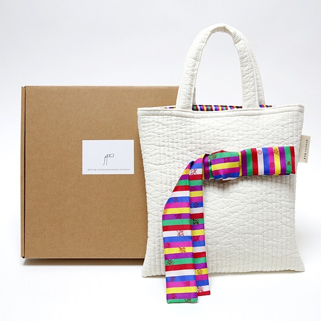 Korean Hanbok Saekdong Jeogori Quilted Tote Bag National Museum + Secret Gift