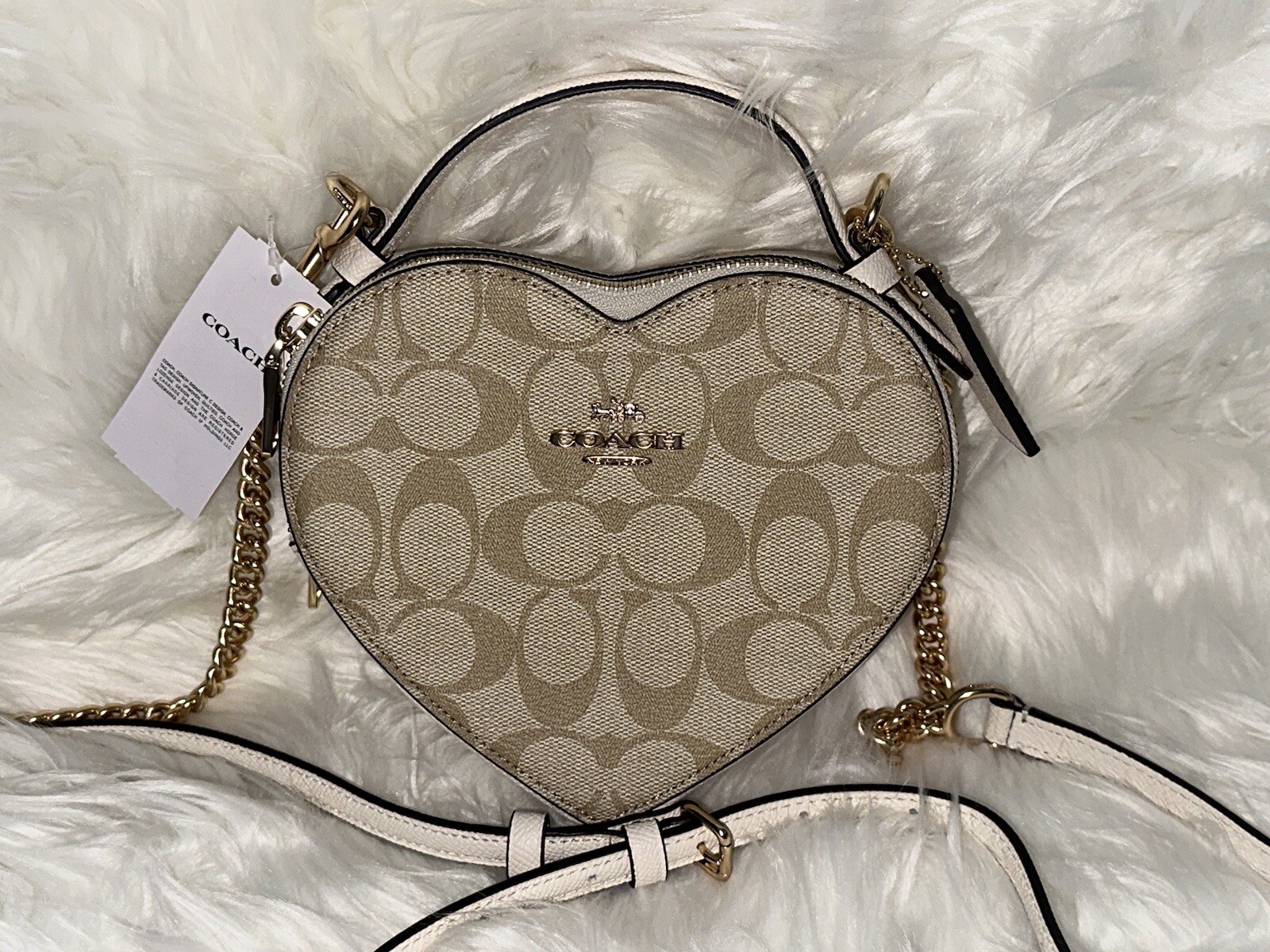 NWT Coach Heart Crossbody Bag in Signature Canvas -Gold/Light Khaki Chalk CJ450