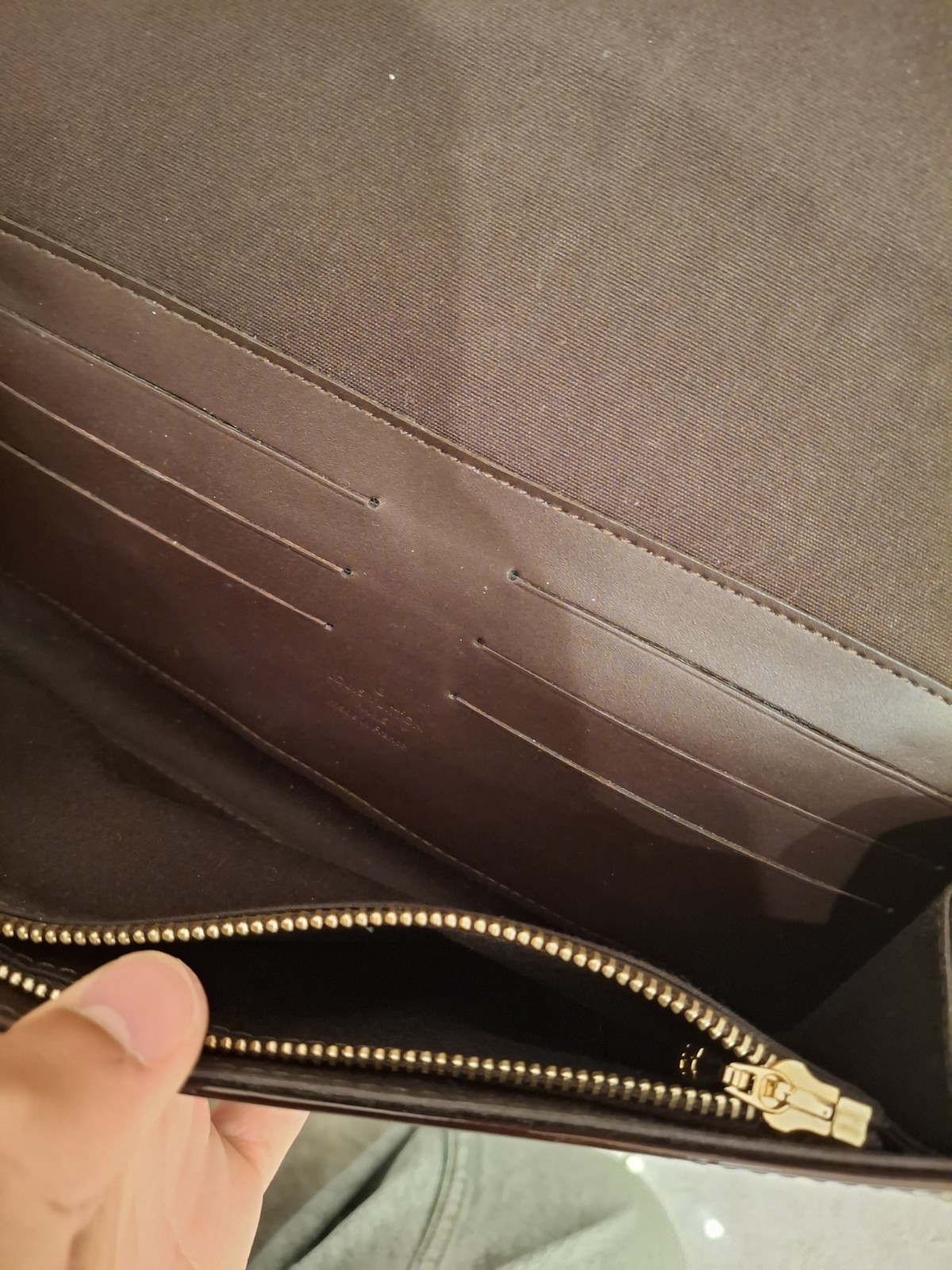 AUTHENTIC Louis Vuitton Sunset Boulevard Amarante Vernis Leather Varnish Calf