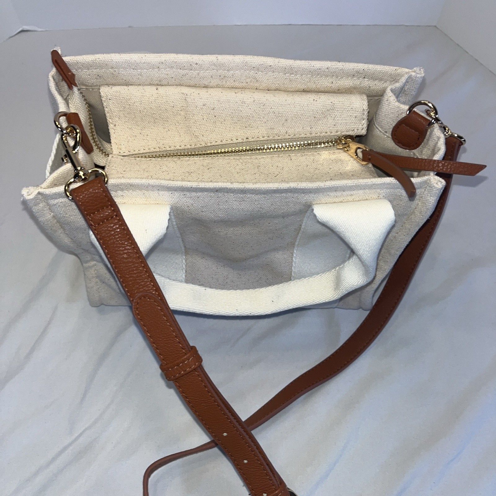Universal Thread Cream Canvas Crossbody Purse Tote Zipper 9.5x8x5 Inches