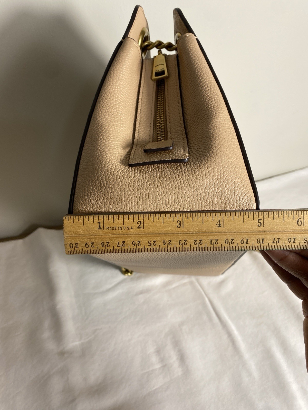 Coach Leather Bag Shoulder & Crossbody Handbag Beige/Tan Antique Gold Chain