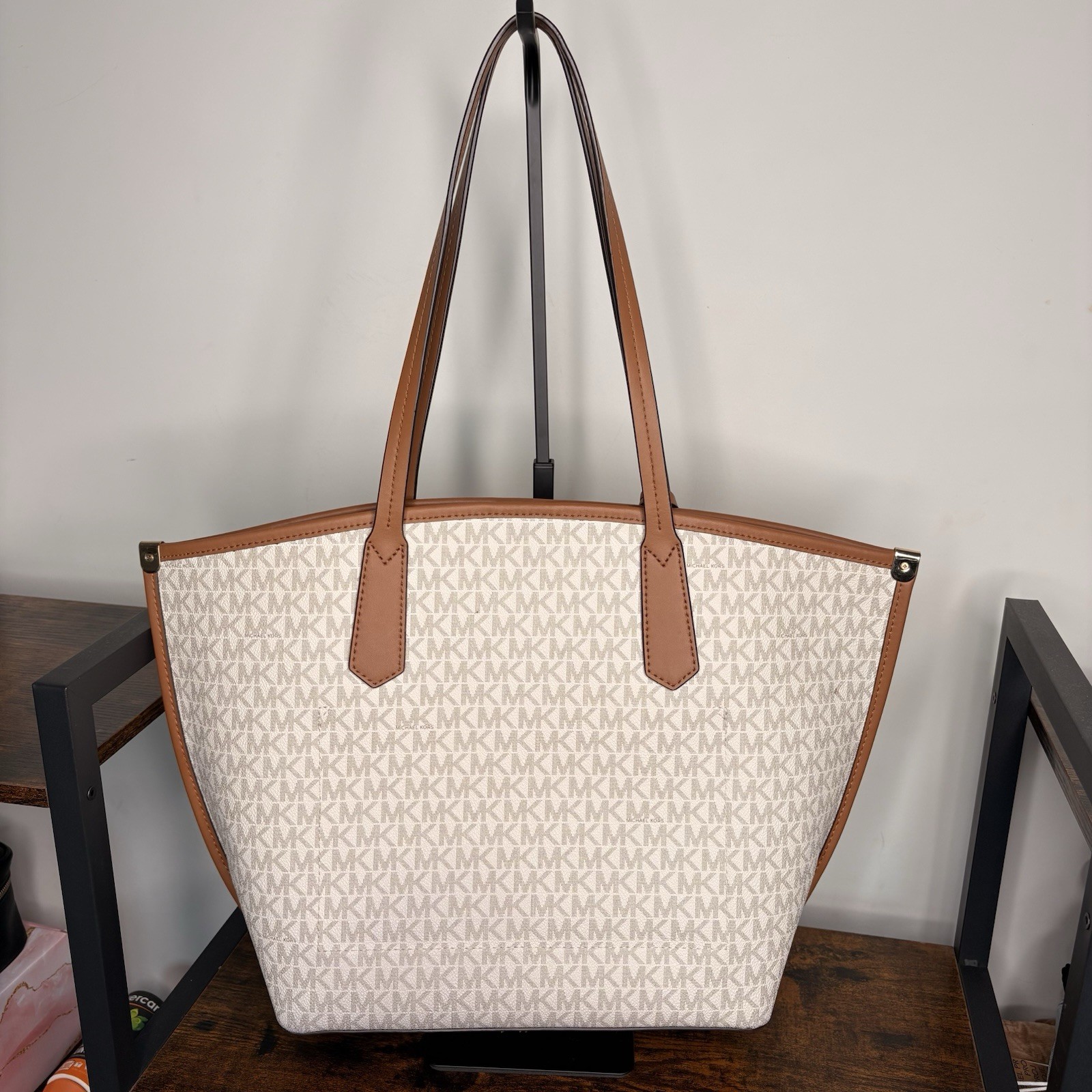 Michael Kors Jane Large Tote Handbag Vanilla & Acorn Monogram Canvas W/ Dust Bag