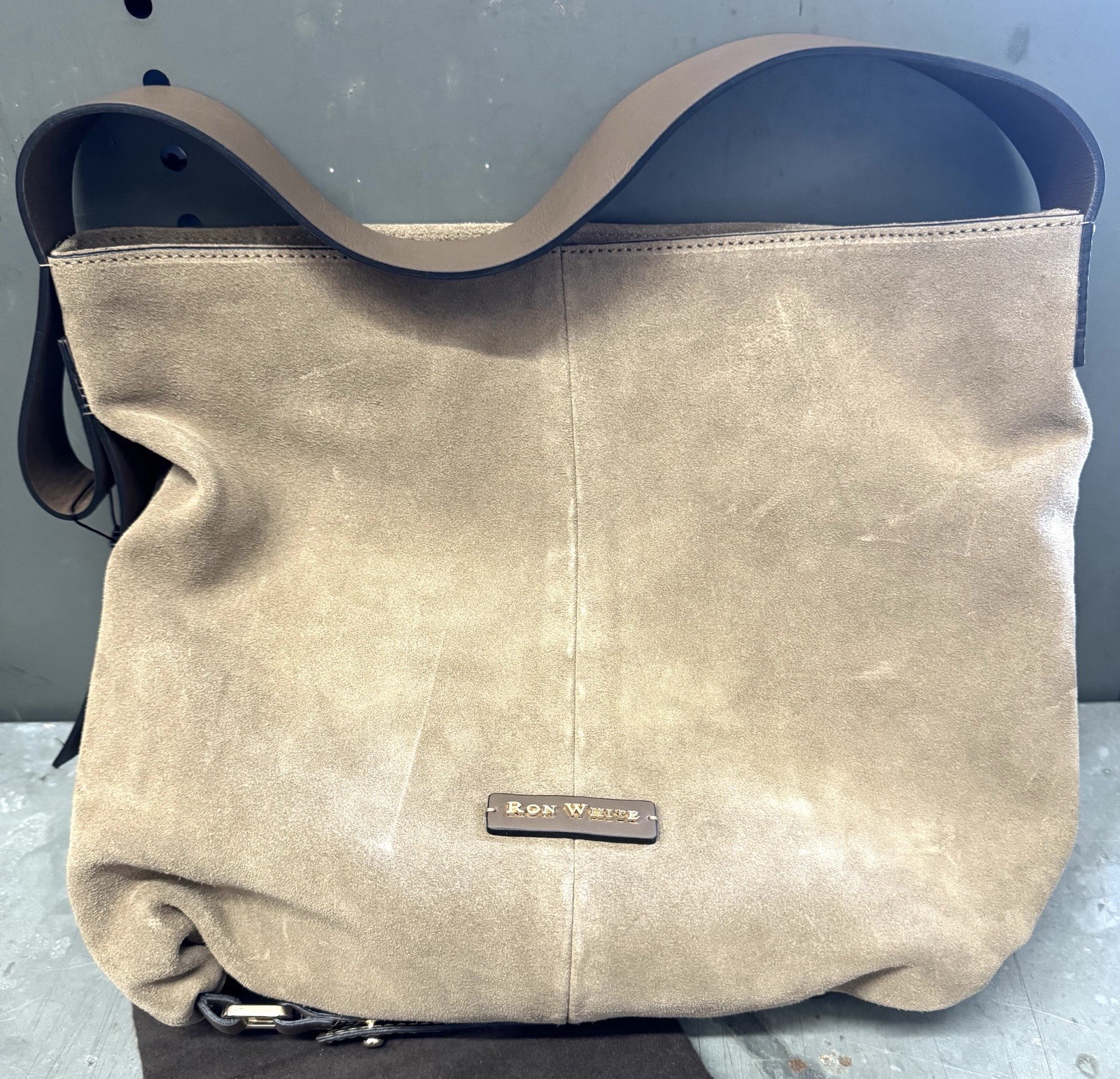 NWT Ron White Dalo Suede Hobo Handbag With Dust Bag Color:Fawn Made In Italy