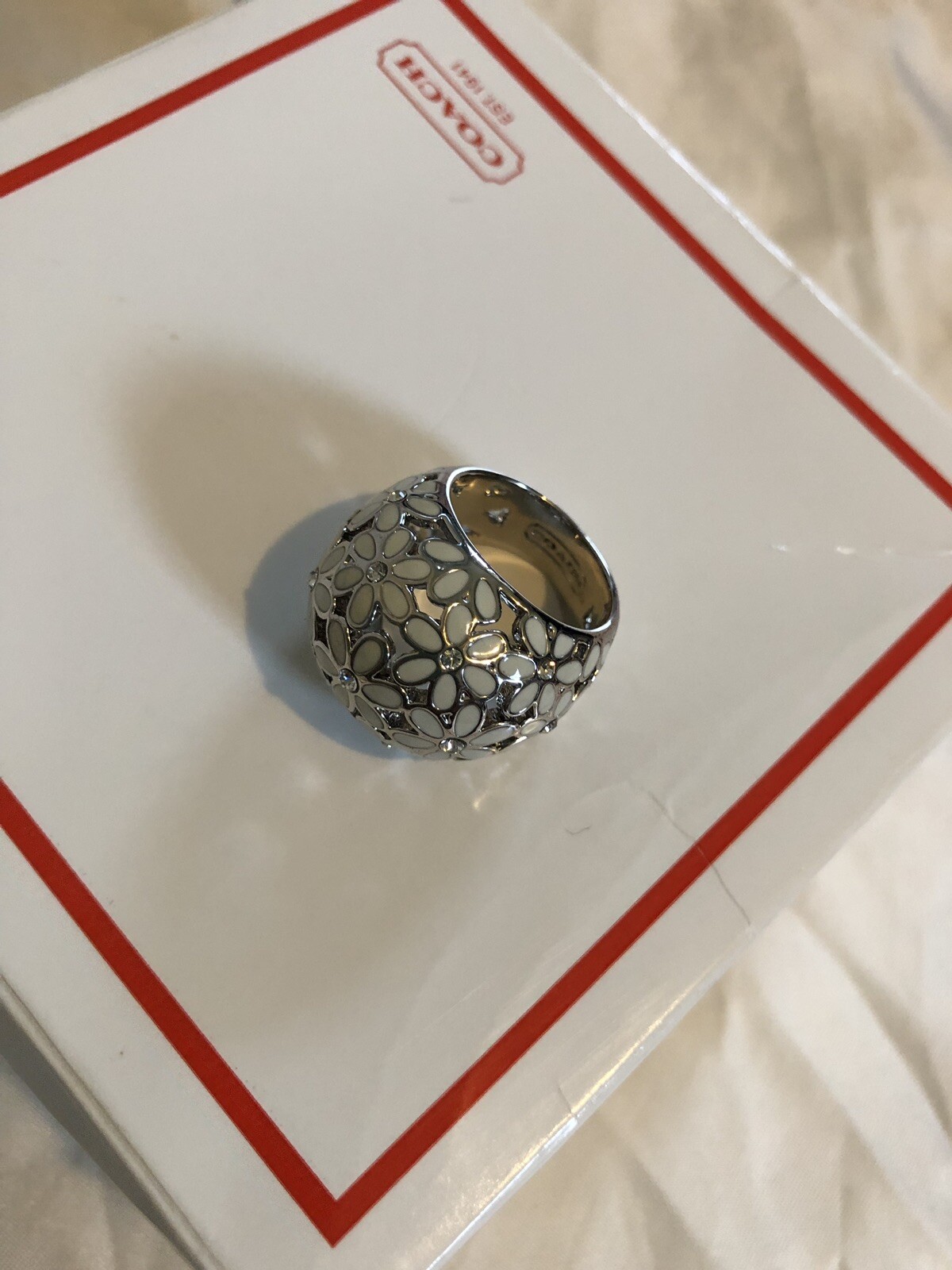 NEW Coach FLOWER DOMED Fashion right hand RING 96060 SILVER WHITE Size 6