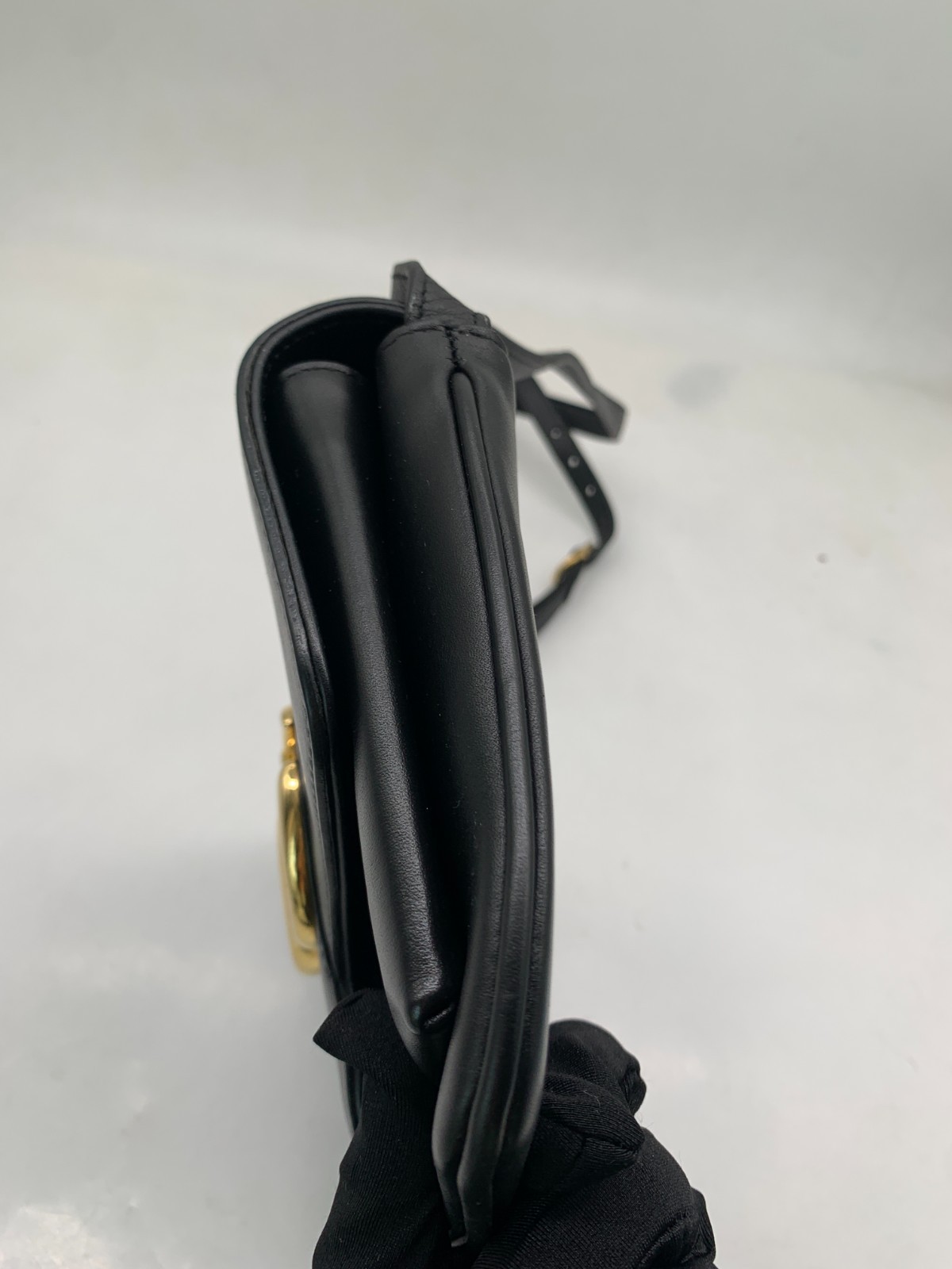 Gucci Double‑G Logo Leather Flap Crossbody Bag/WJ07204028/4028