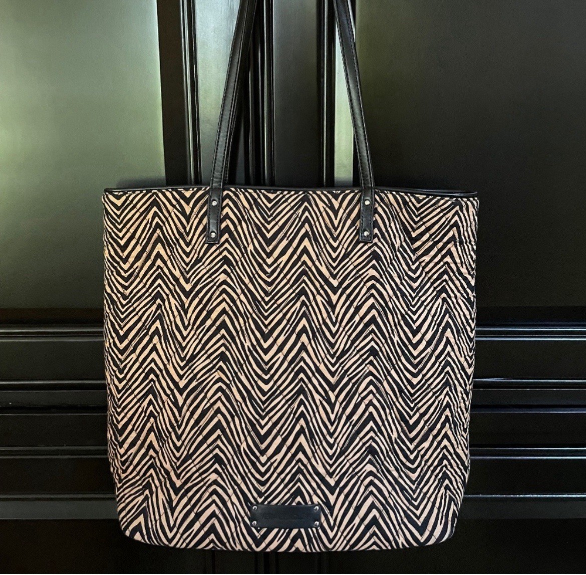 Vera Bradley Tote with 3 Interior Storage Pouches-11×14.5 in-Handle Drop 11 in