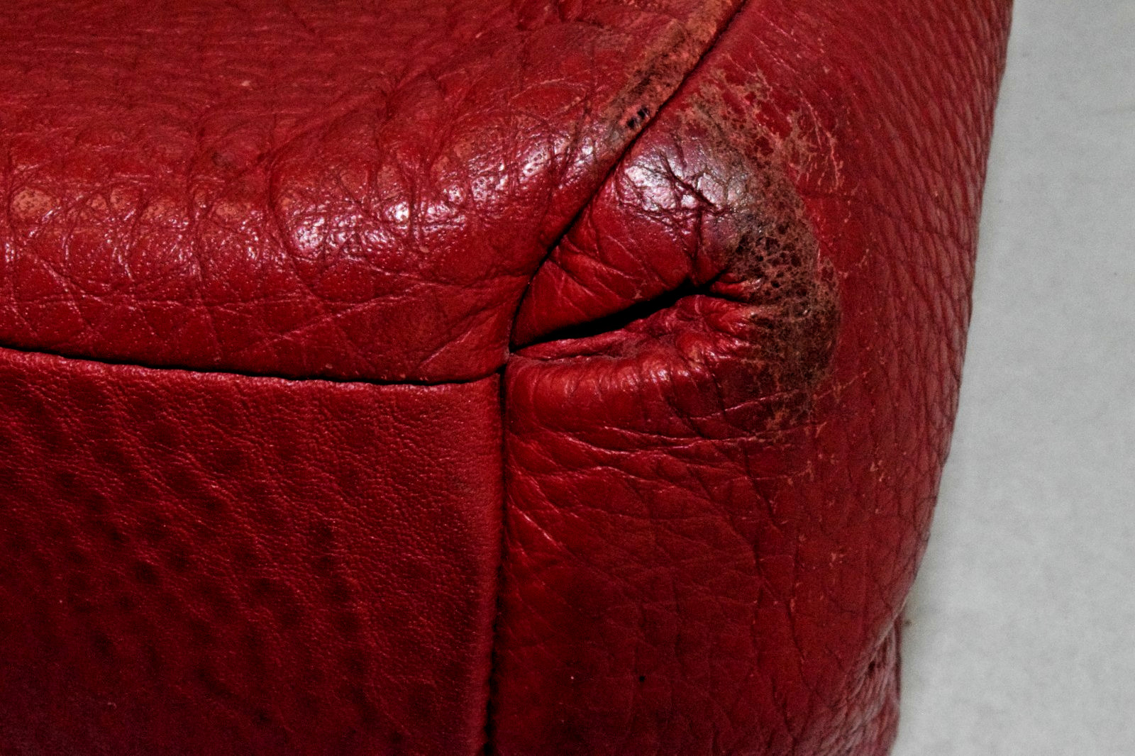 Coach Madison Phoebe Leather Shoulder Bag Red Pebbled 3 Compartment 12X12In