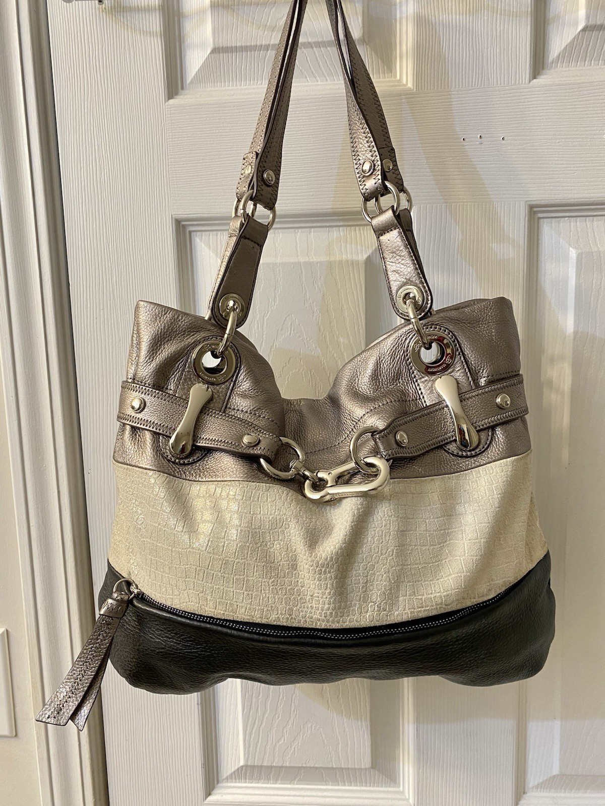 B Makowsky Tri Color Shoulder bag, good condition clean interior Large Size,