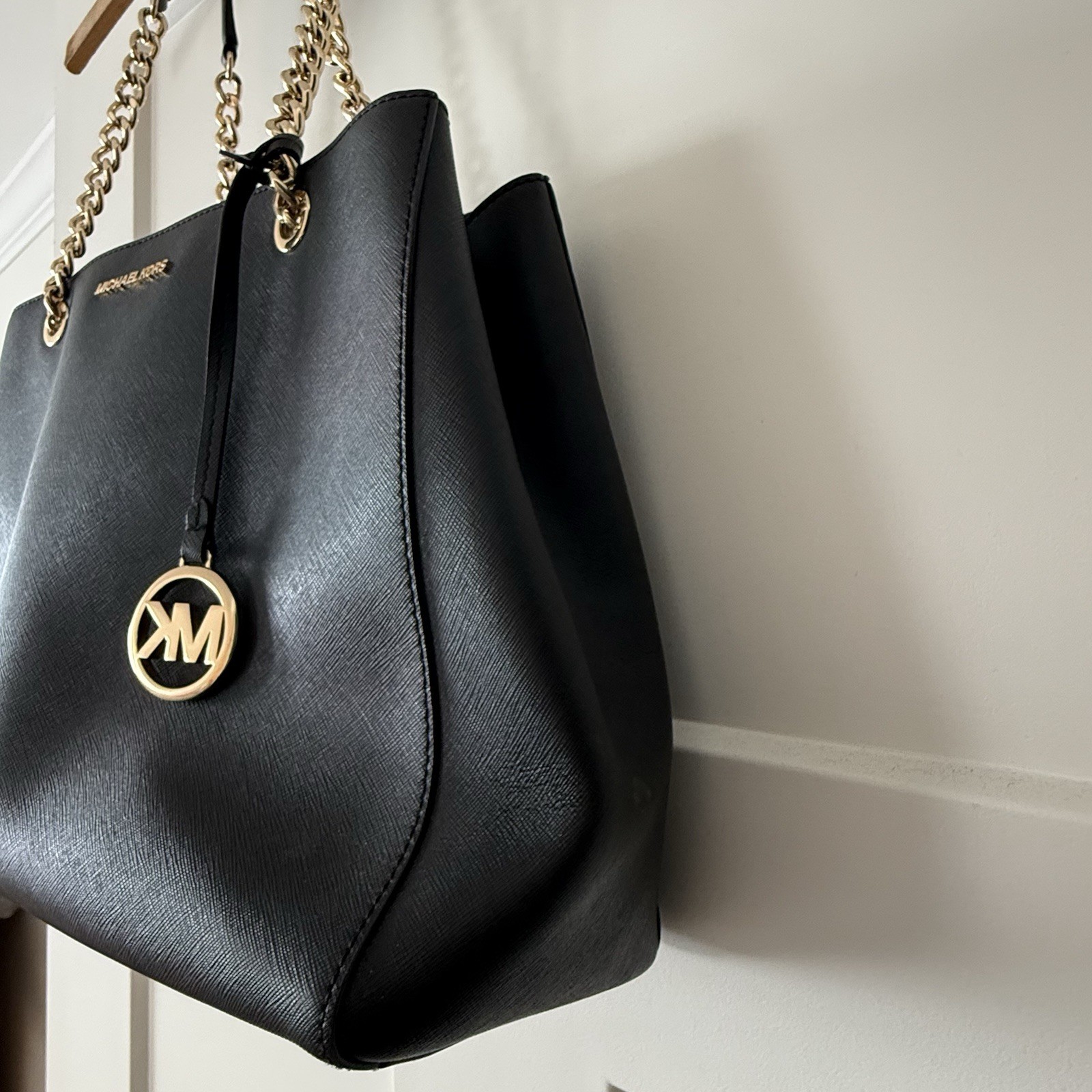 Michael Kors Susannah Large Black Saffiano Leather Shoulder Bag Gold Chains
