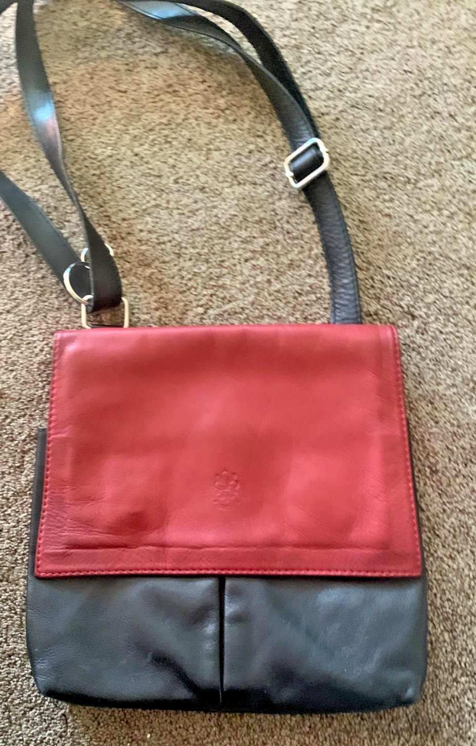Vera Pella Italy Genuine Leather Crossbody Red and black 10 inch Purse