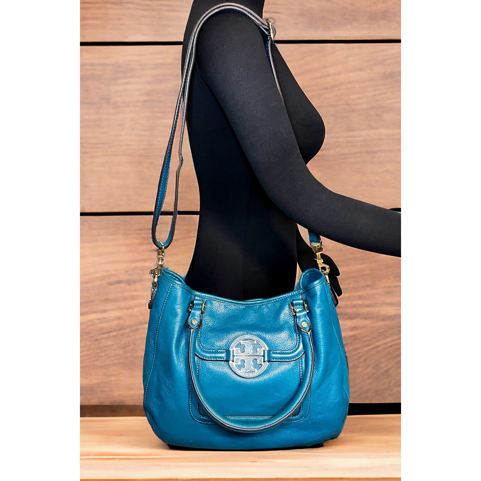 Tory Burch Amanda Classic Handle Hobo Bag