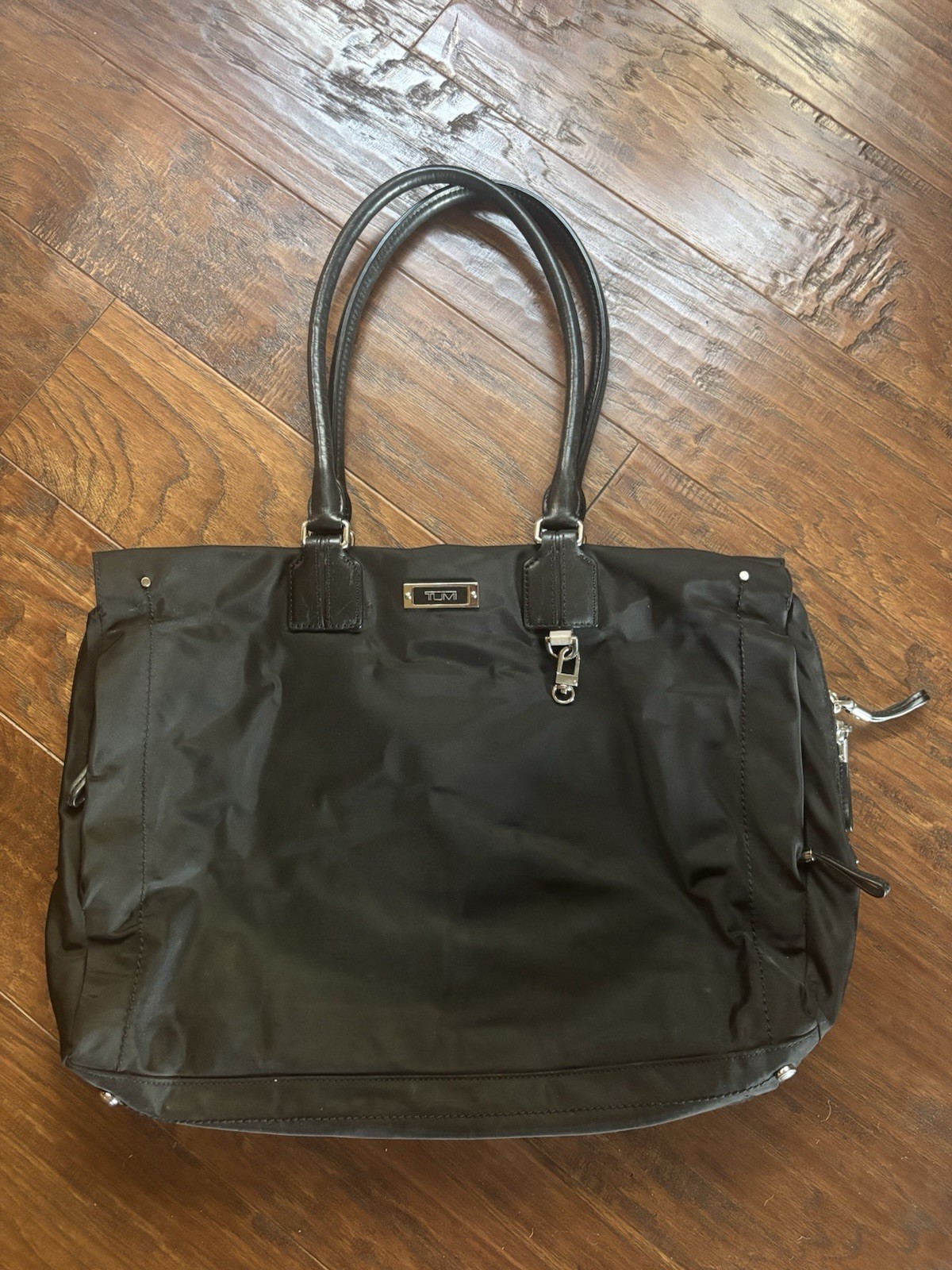 Tumi Voyageur Medium Tote Bag Black Nylon Leather Top Handle Straps Carryall