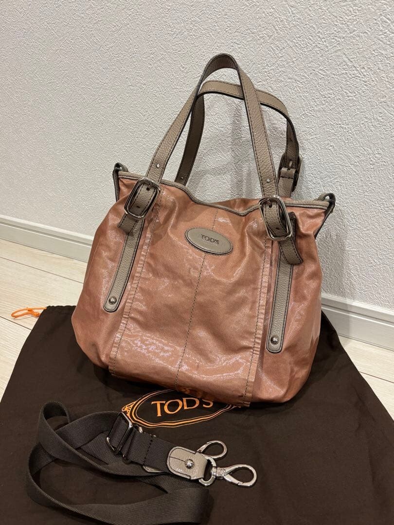 TODS Salmon Pink Leather 2Way Tote Bag Shoulder Strap Patent Finish 32cm Wide